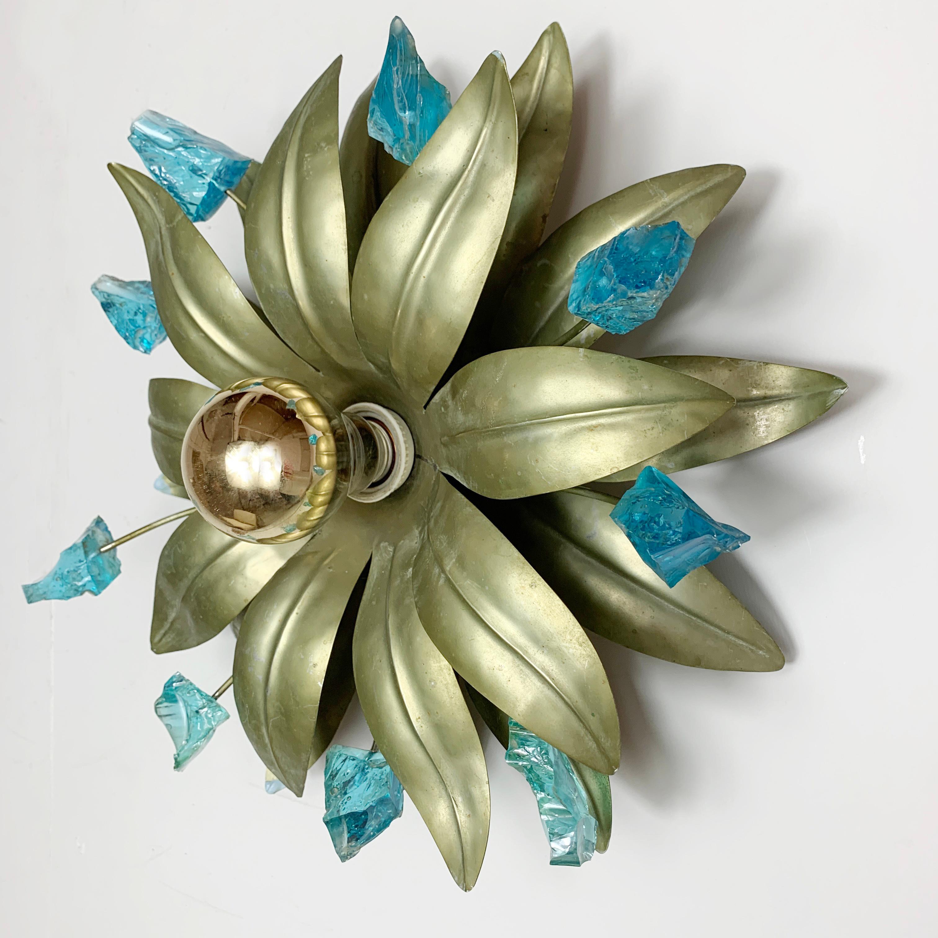 Wandleuchte „Chateau De Brie“ Aqua Aura Quarz-Blumen-Wandleuchte im Angebot 3