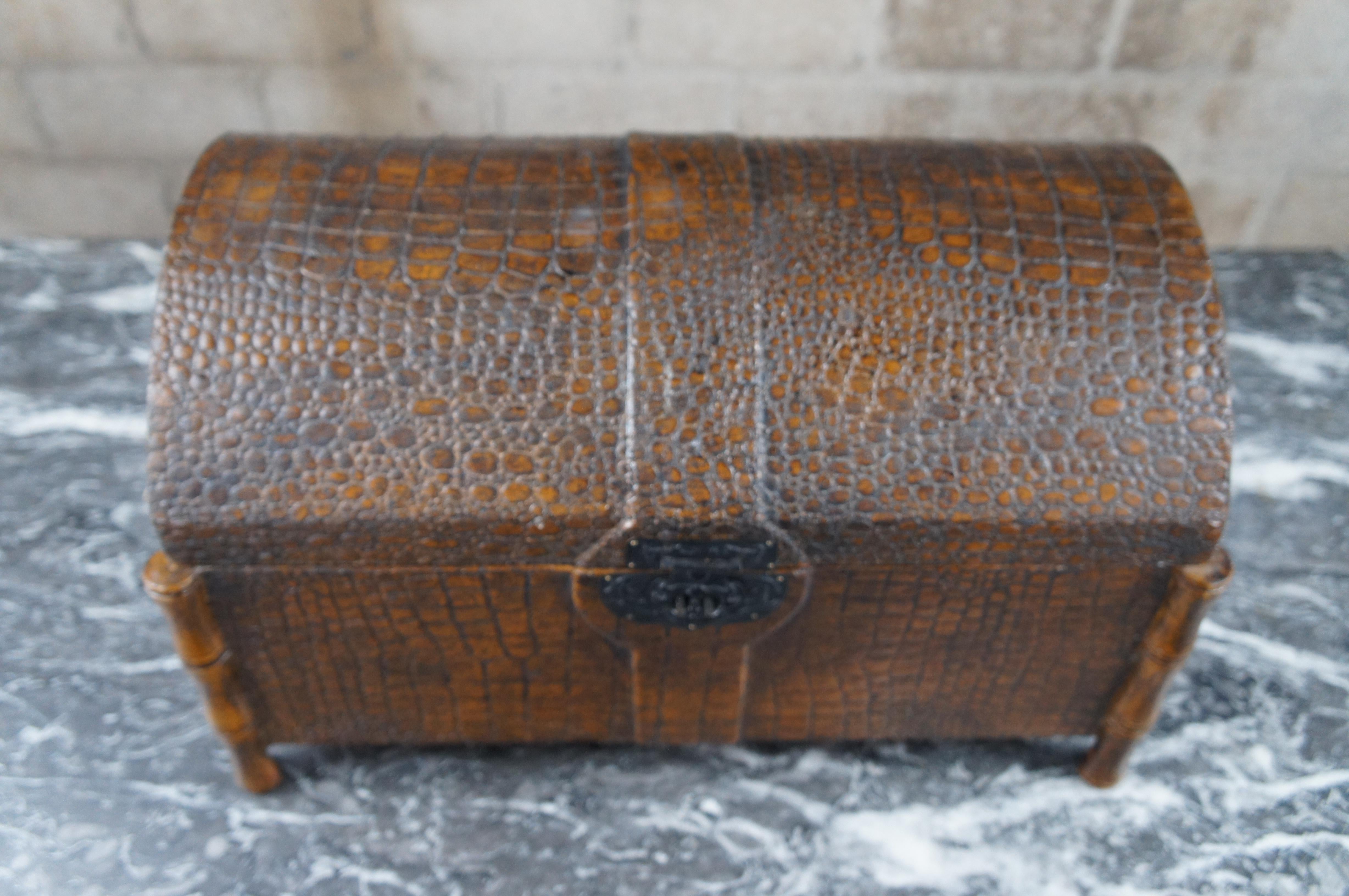 Chateau Edgewater Inc Faux Bamboo & Alligator Domed Keepsake Trinket Vanity Box In Good Condition In Dayton, OH