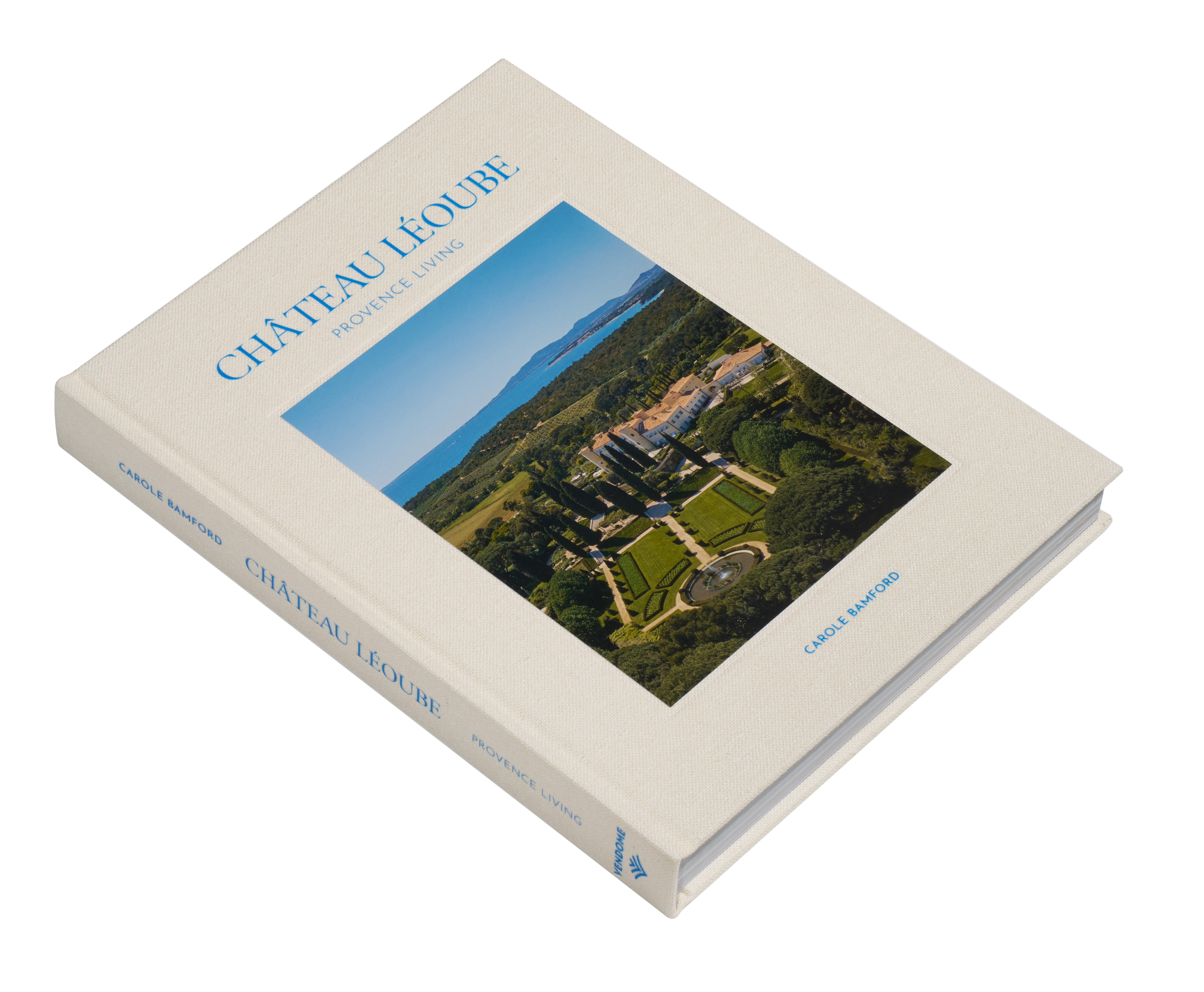 Château Léoube: Provence Living Neuf - En vente à New York, NY