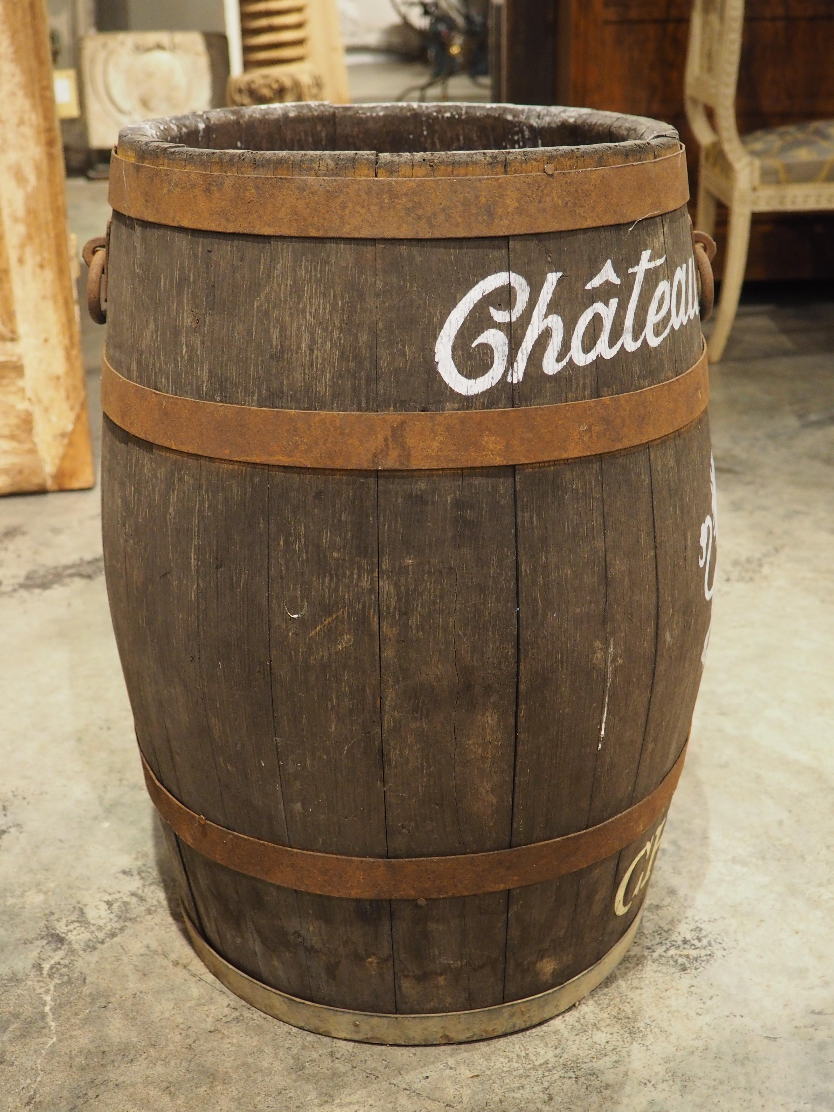 Dipinto a mano Botte o fioriera da champagne antica Chateau Villaret French, CIRCA 1920 in vendita
