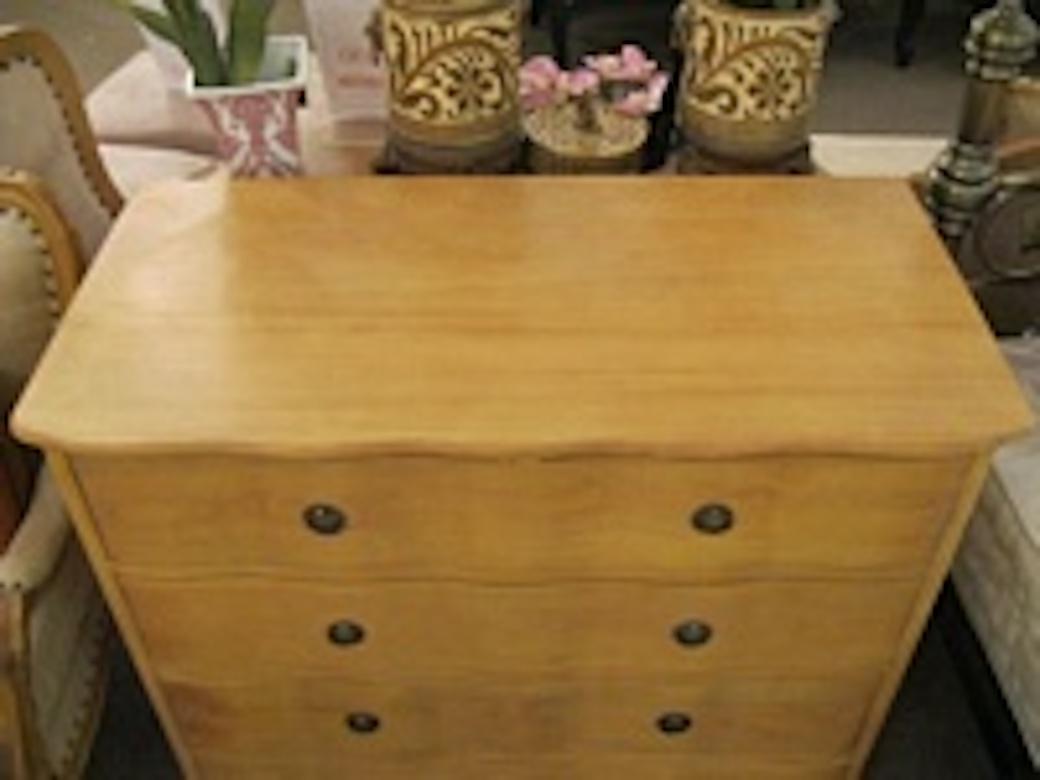 European Chateau Warm Oak Chest of Drawers, 20th Century For Sale