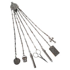 Chatelaine du début du 20e siècle.