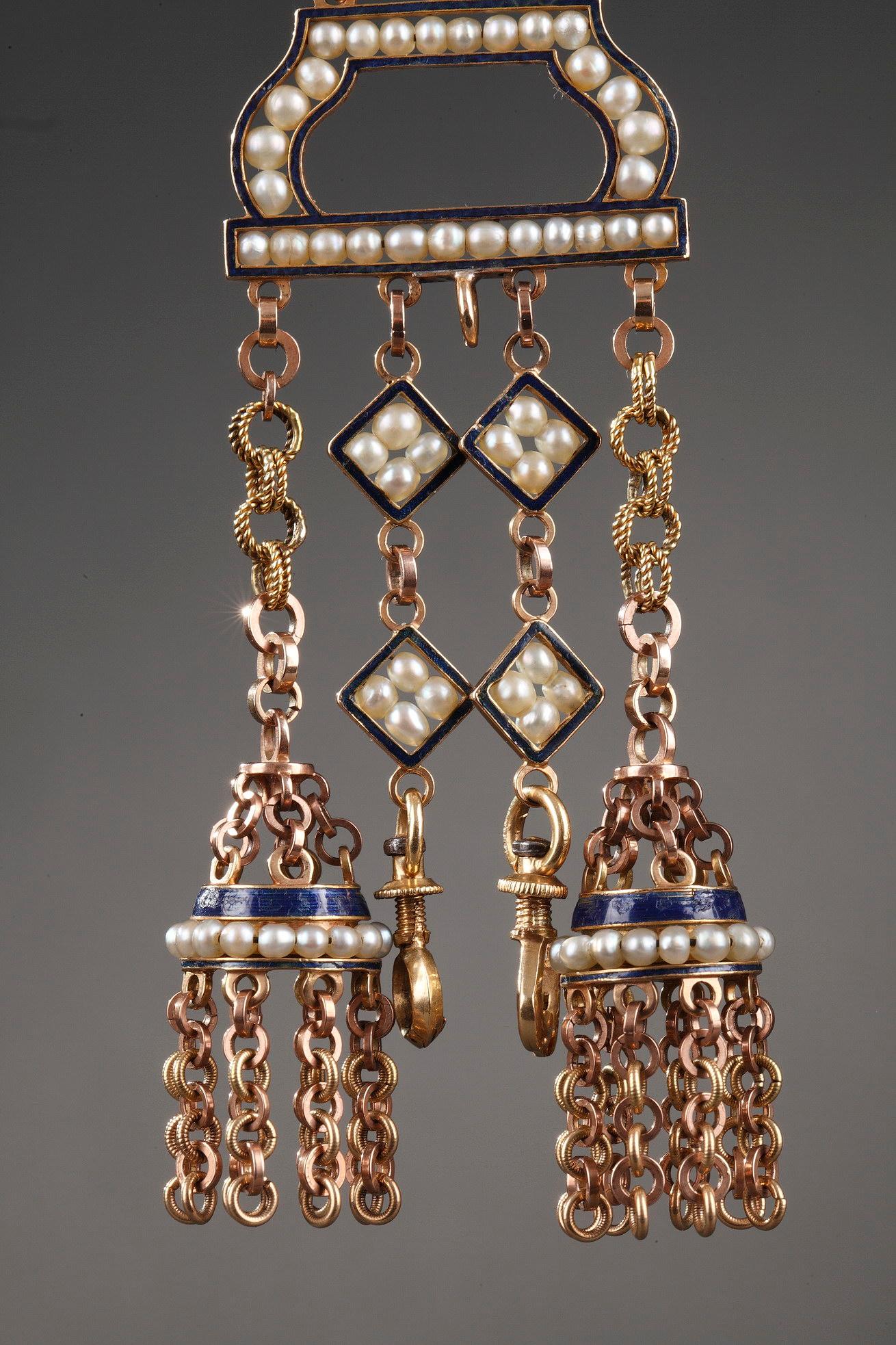 Œuvre en or, émail et perles de Chatelaine, fin du XVIIIe siècle Bon état - En vente à Paris, FR
