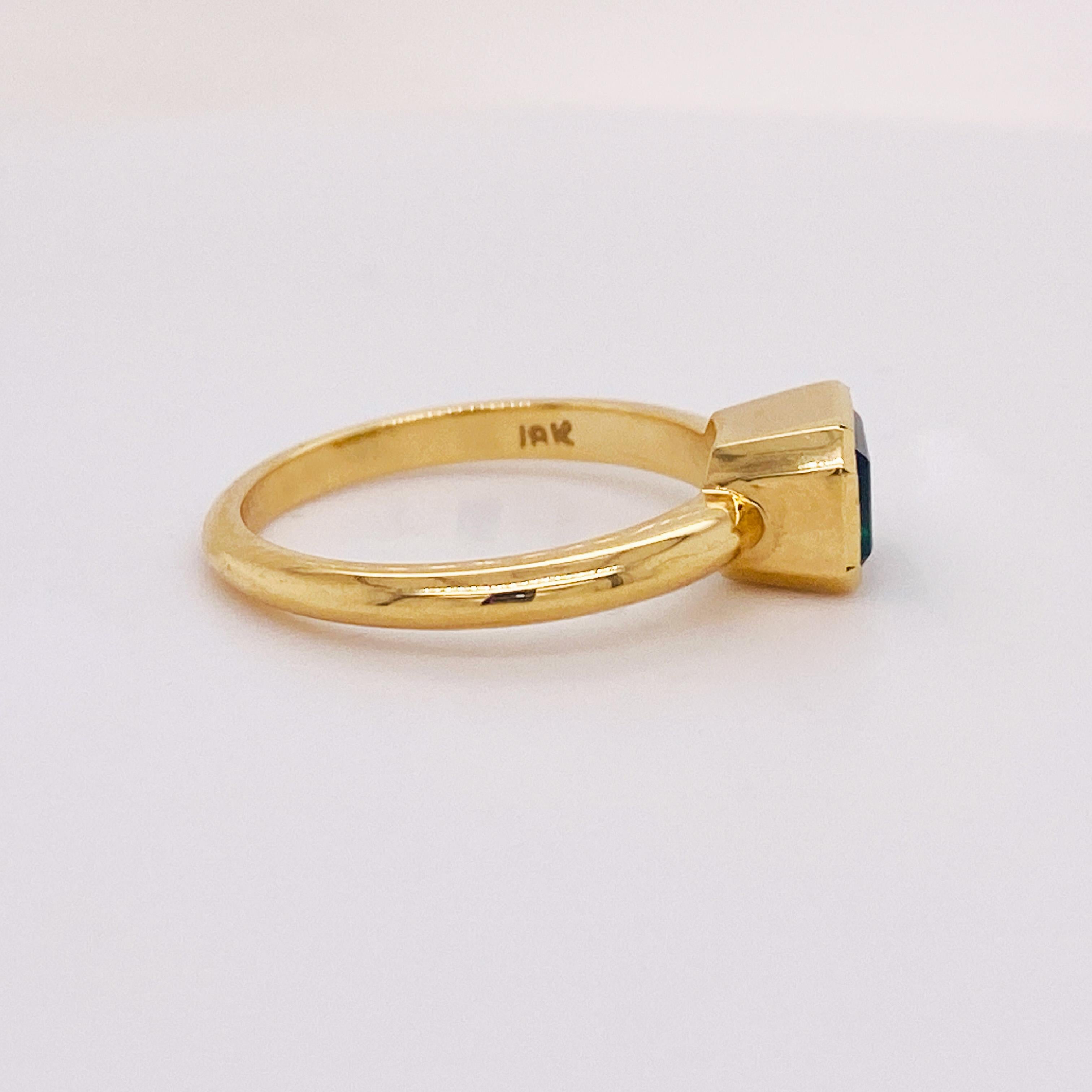 For Sale:  Chatham Emerald Solitaire Bezel Ring Lab-Grown 1.15 Carats in 18K Yellow Gold LV 5