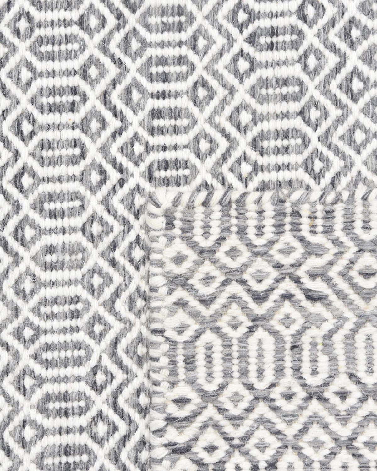 Handgewebter Flachgewebe-Teppich aus Alabaster, Übergangsstil (Indisch) im Angebot
