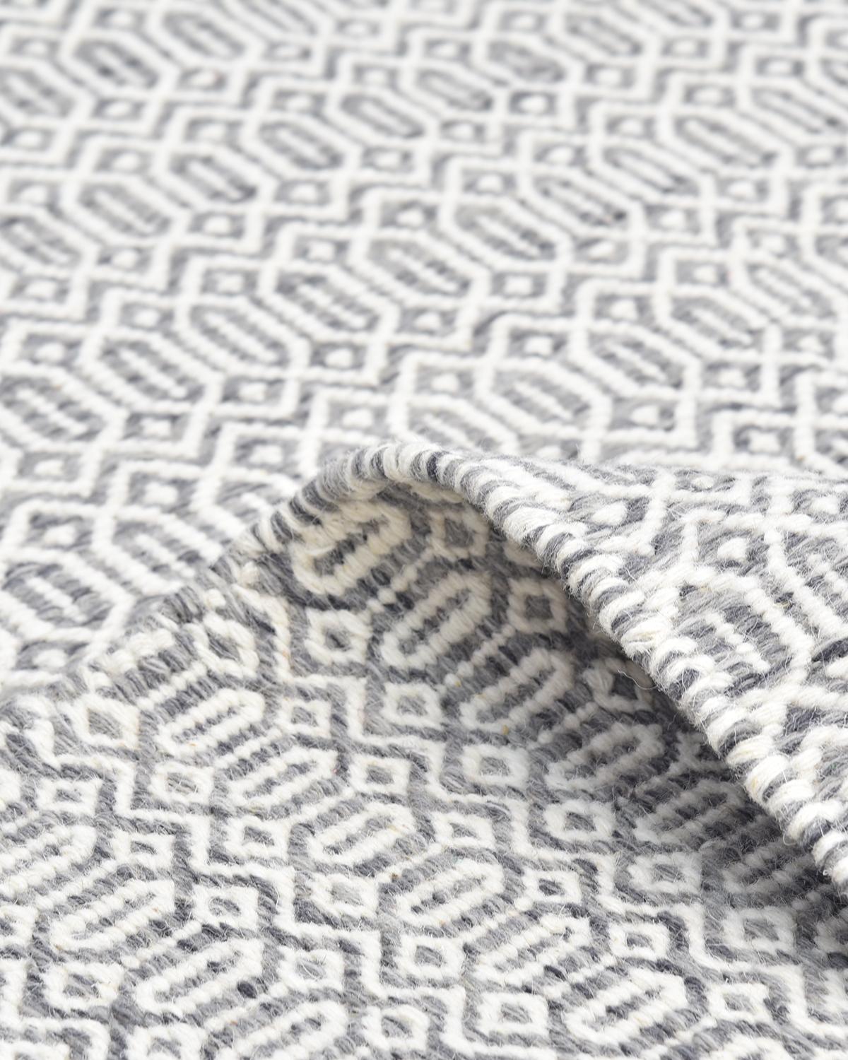 Handgewebter Flachgewebe-Teppich aus Alabaster, Übergangsstil im Zustand „Neu“ im Angebot in Norwalk, CT