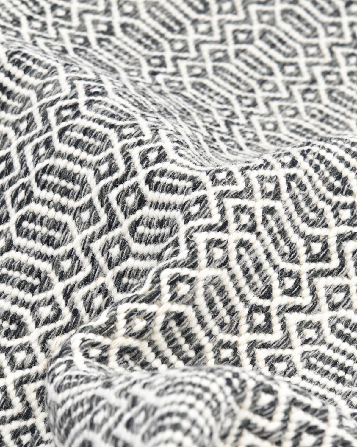 Handgewebter Flachgewebe-Teppich aus Pergament, Übergangsstil (Wolle) im Angebot