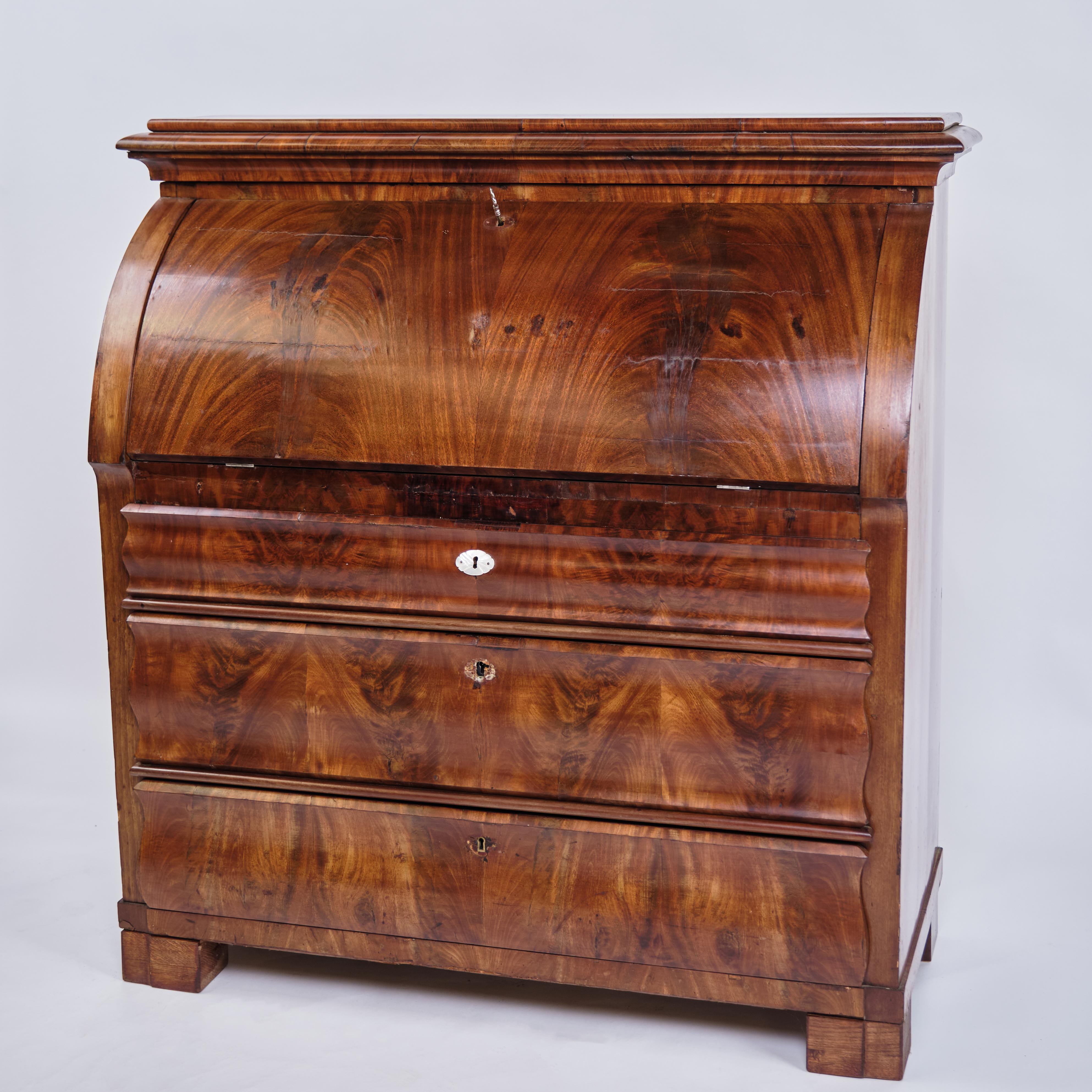 Chatol a 3 cassetti in mogano lucidato a mano, ebanisteria danese del 1820 in vendita 1
