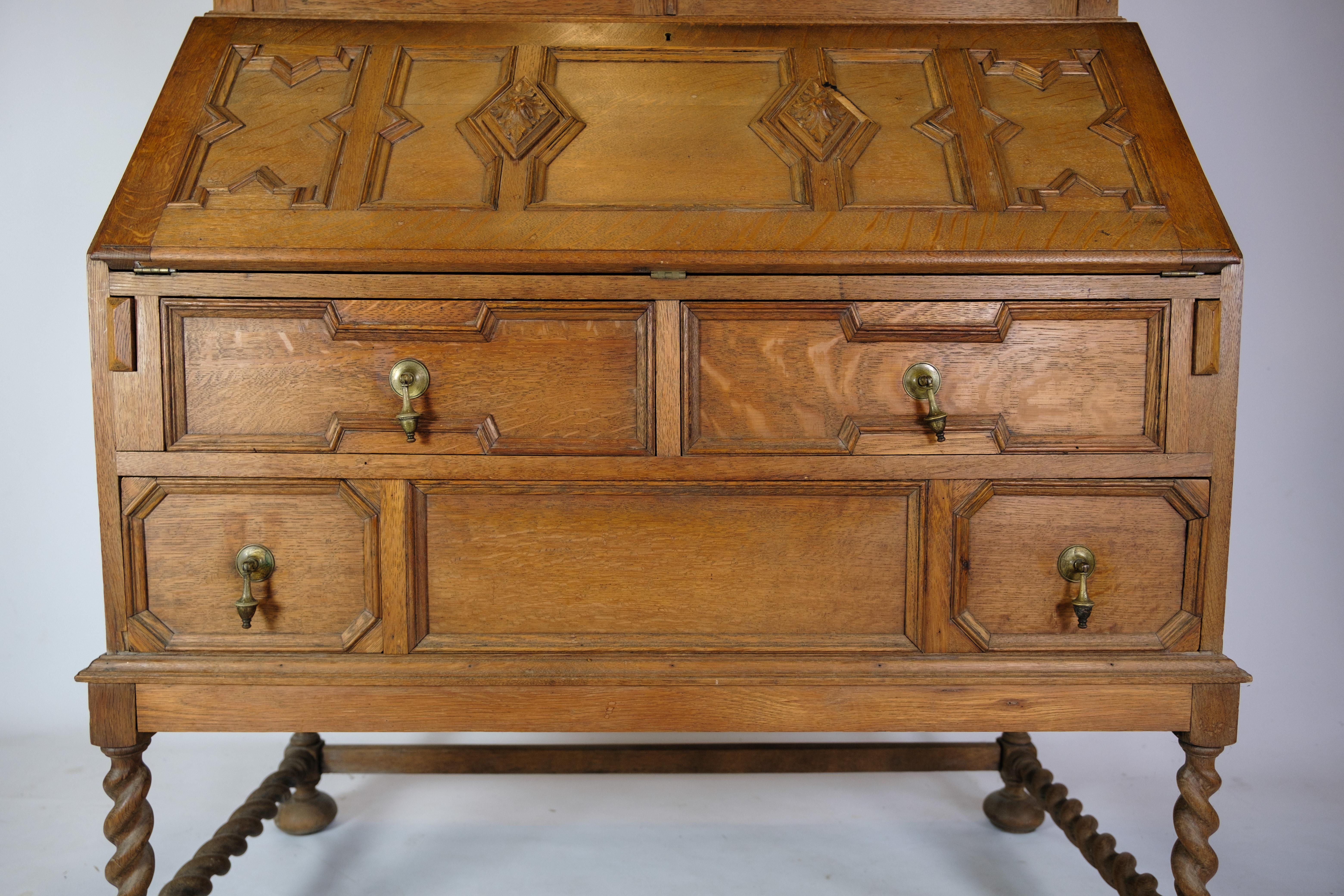Chatol with Upper cabinet in Oak with Wood Carvings from England, 1890 For Sale 6