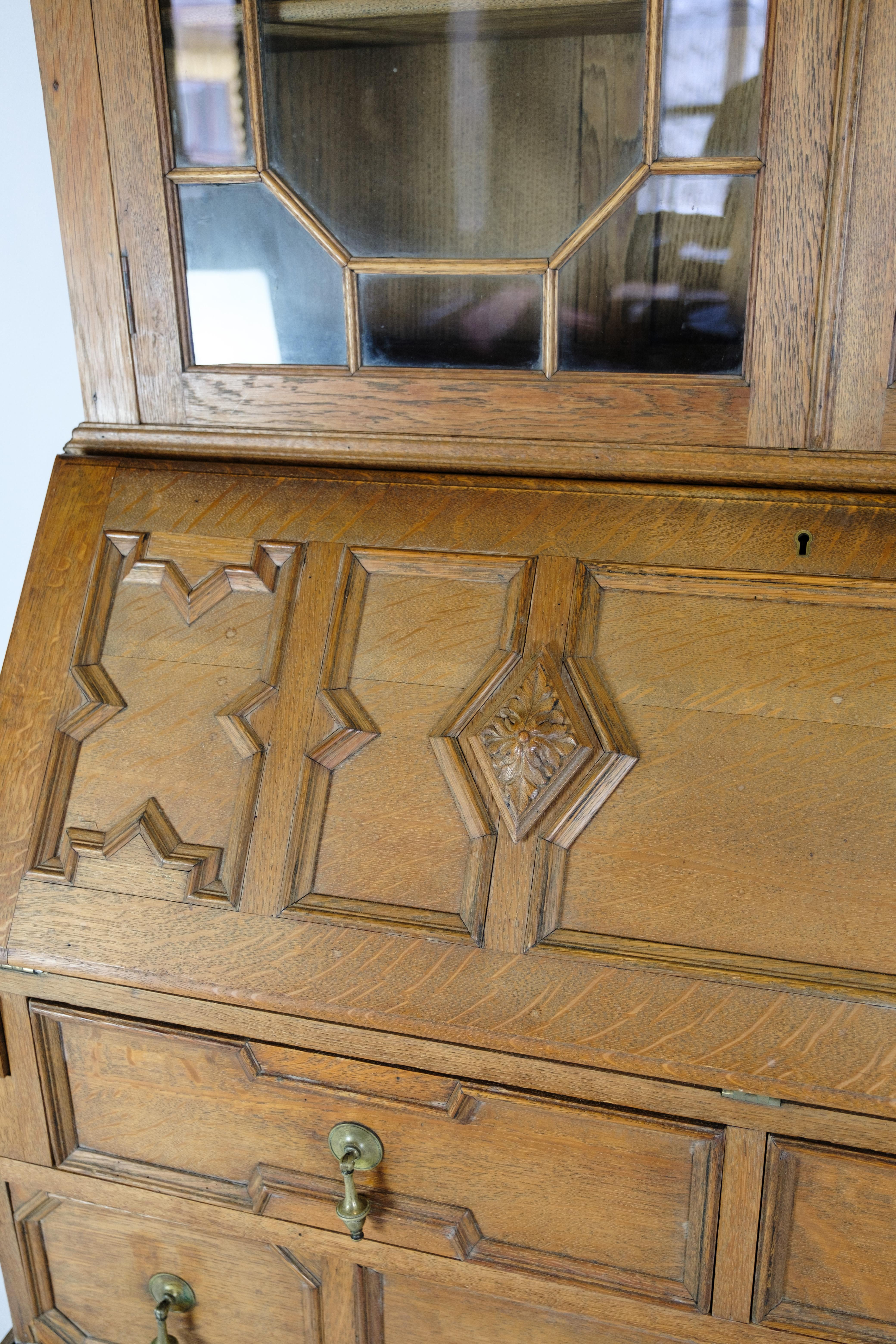 Chatol with Upper cabinet in Oak with Wood Carvings from England, 1890 For Sale 7