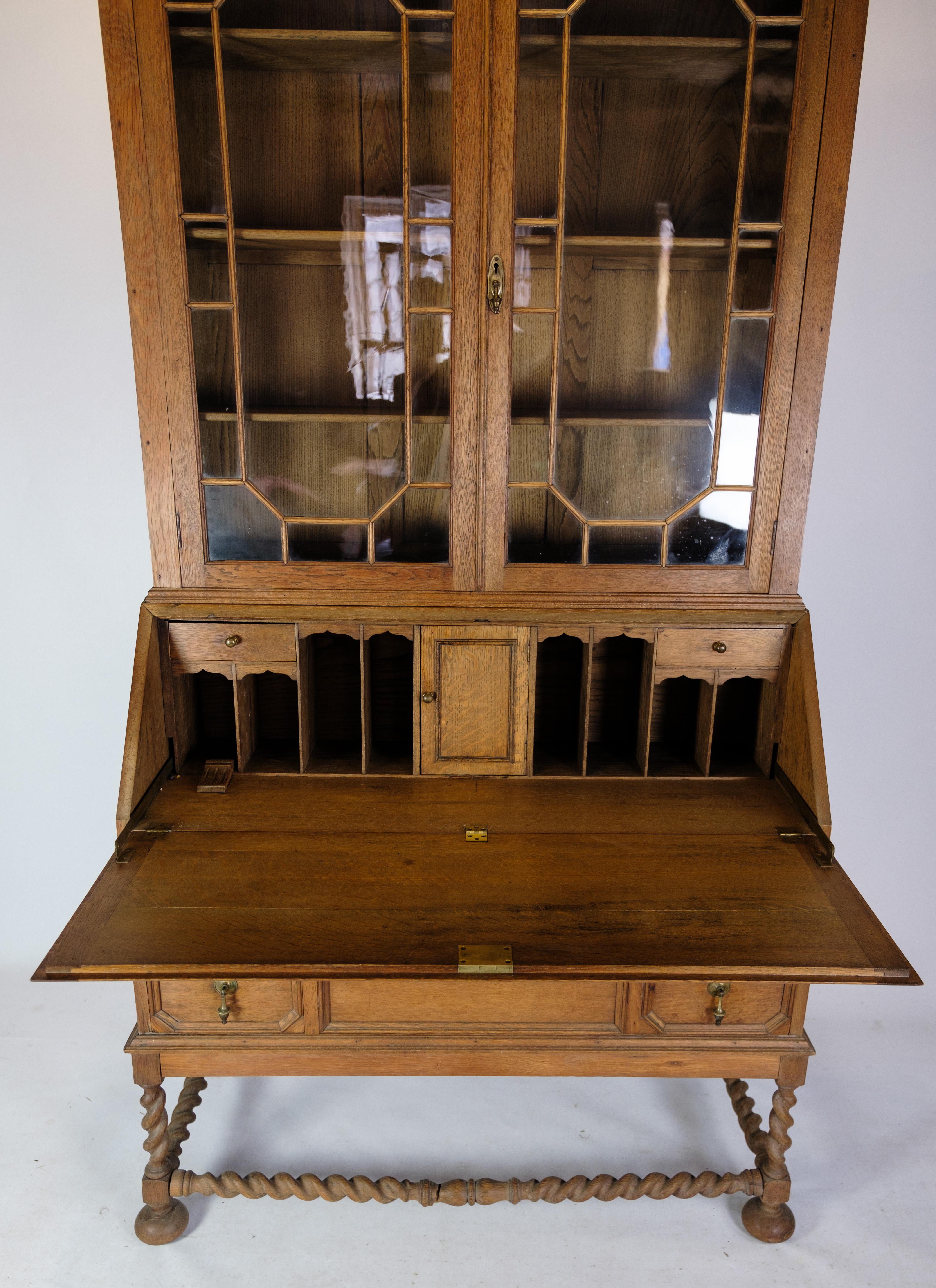 Chatol with Upper cabinet in Oak with Wood Carvings from England, 1890 For Sale 9