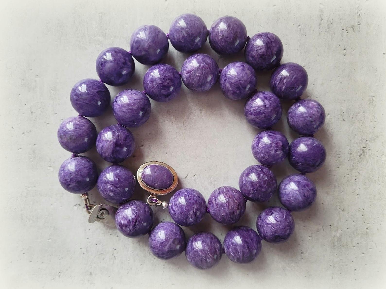 Collana di Charoite Chatoyant con chiusura in Charoite d'Argento in vendita 5