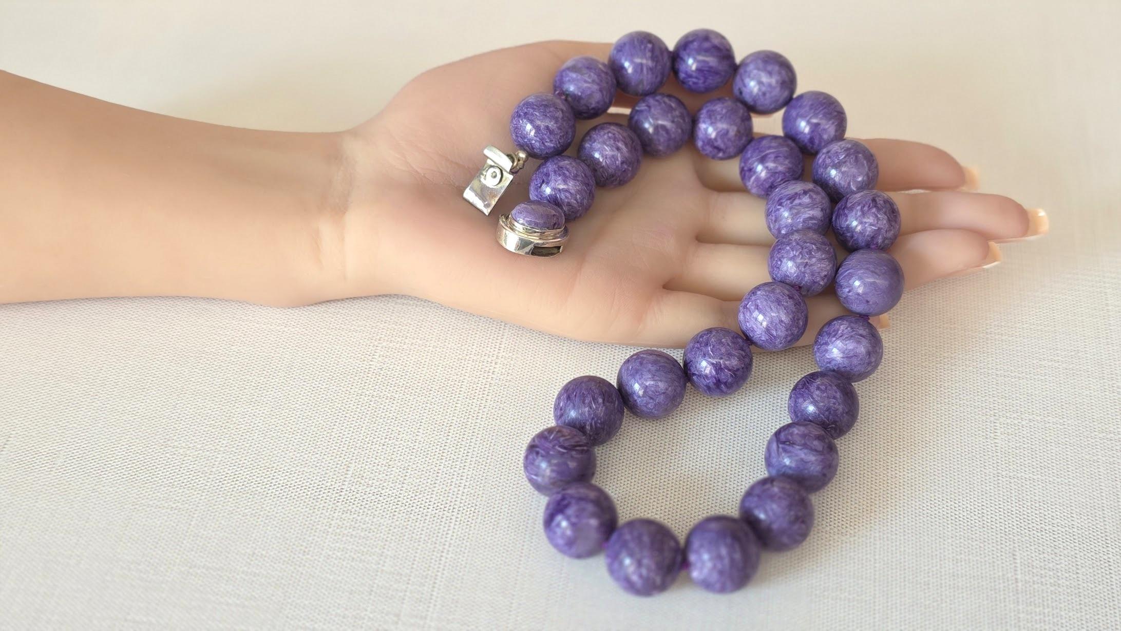 Collana di Charoite Chatoyant con chiusura in Charoite d'Argento in vendita 6