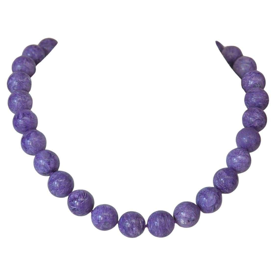 Collana di Charoite Chatoyant con chiusura in Charoite d'Argento in vendita