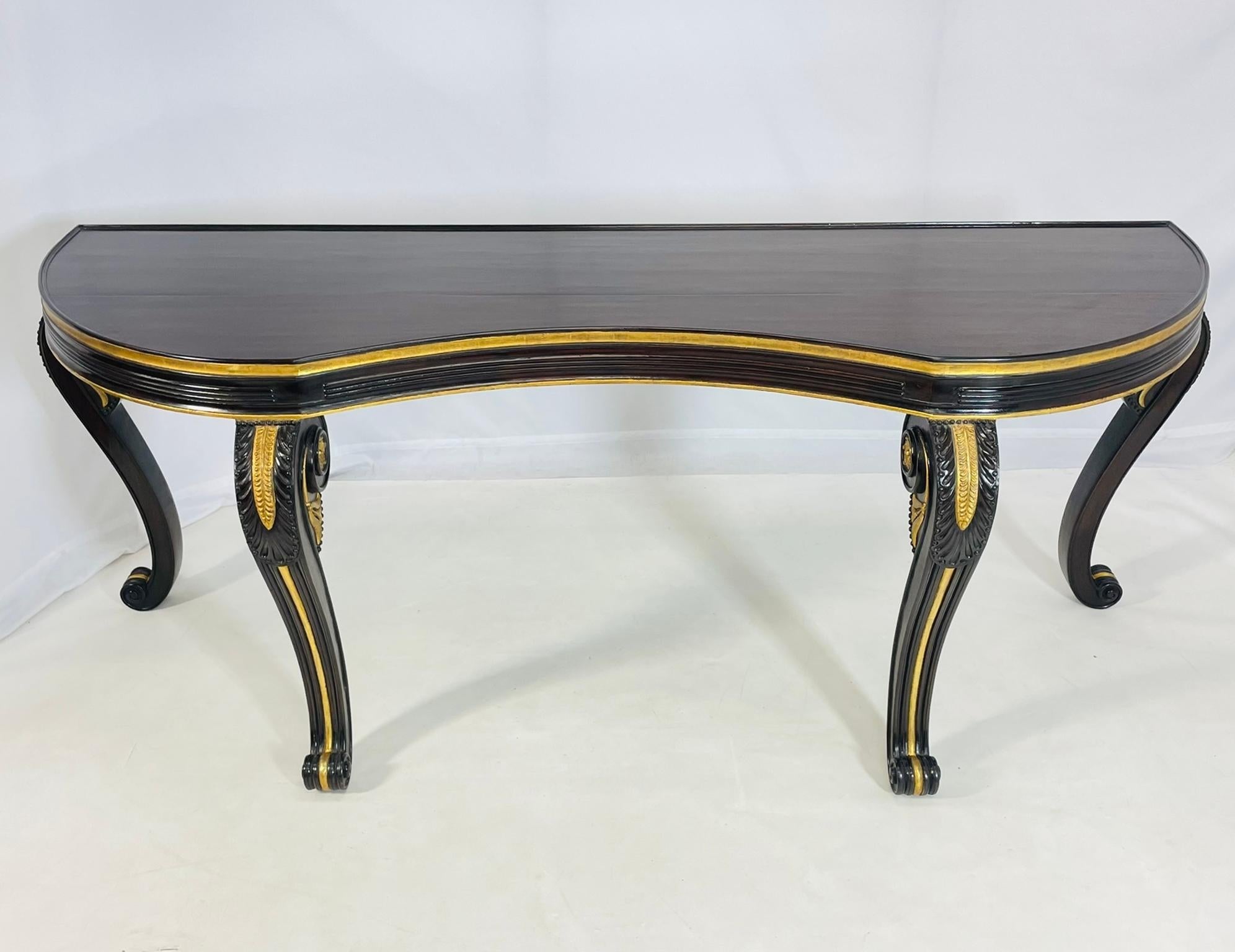 Fait main Console Chatsworth en acajou et bois doré par Dessin Fournir, Los Angeles en vente