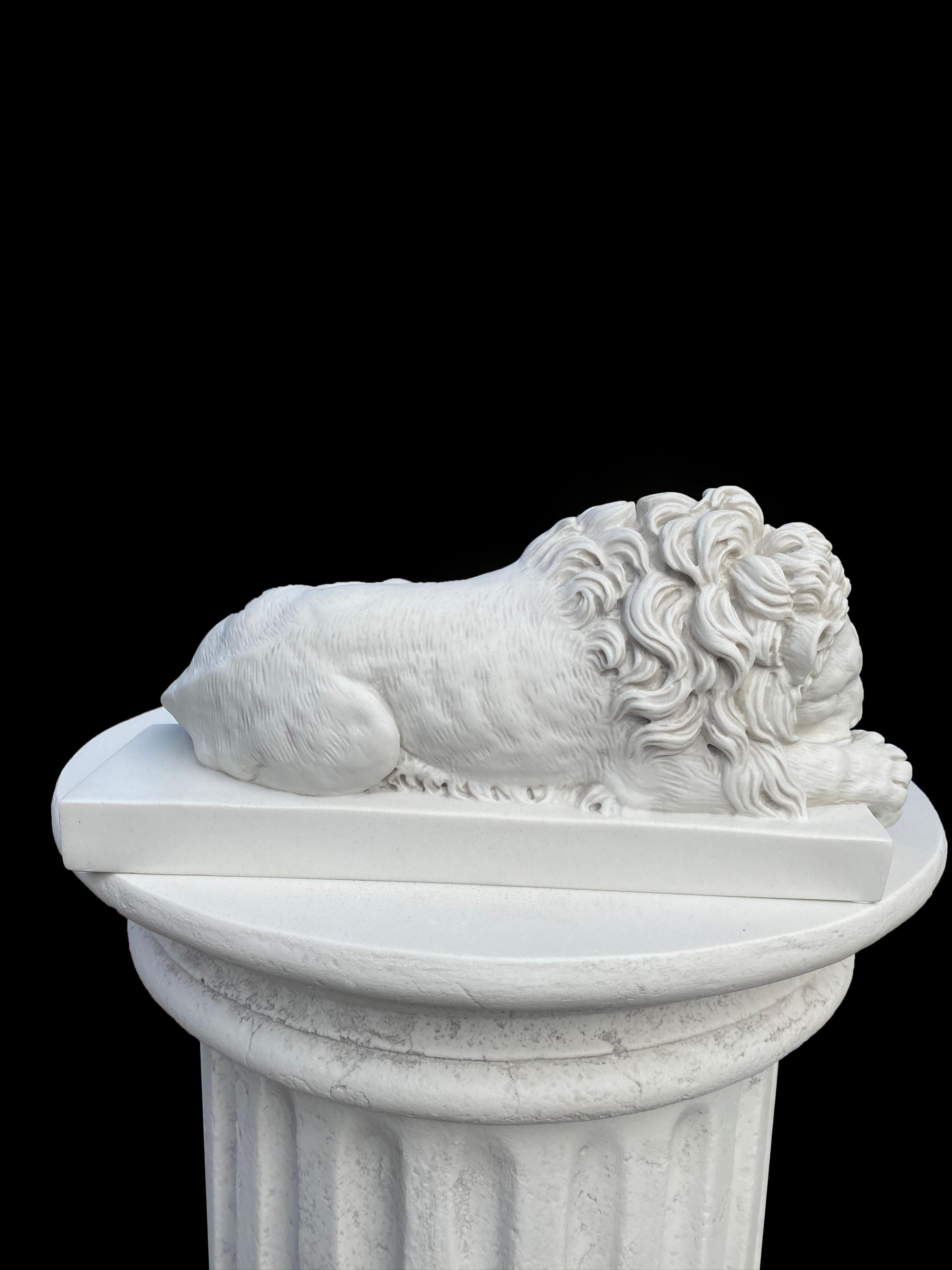 Chatsworth Marble Lions Pair, 20th Century 3