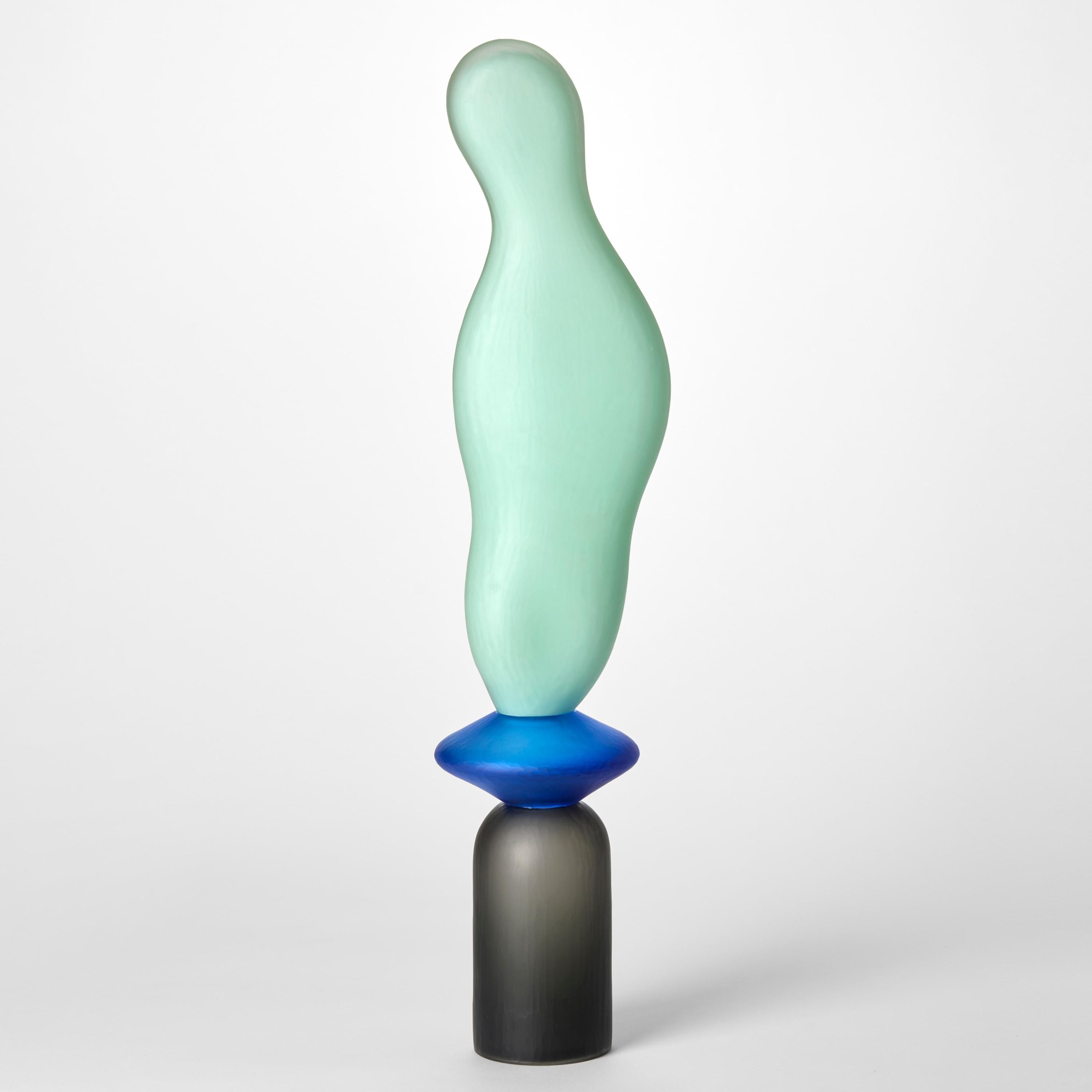 Organico moderno Chattering Classes VI, una scultura in vetro soffiato color acqua, blu e grigio di A.A. Moore in vendita