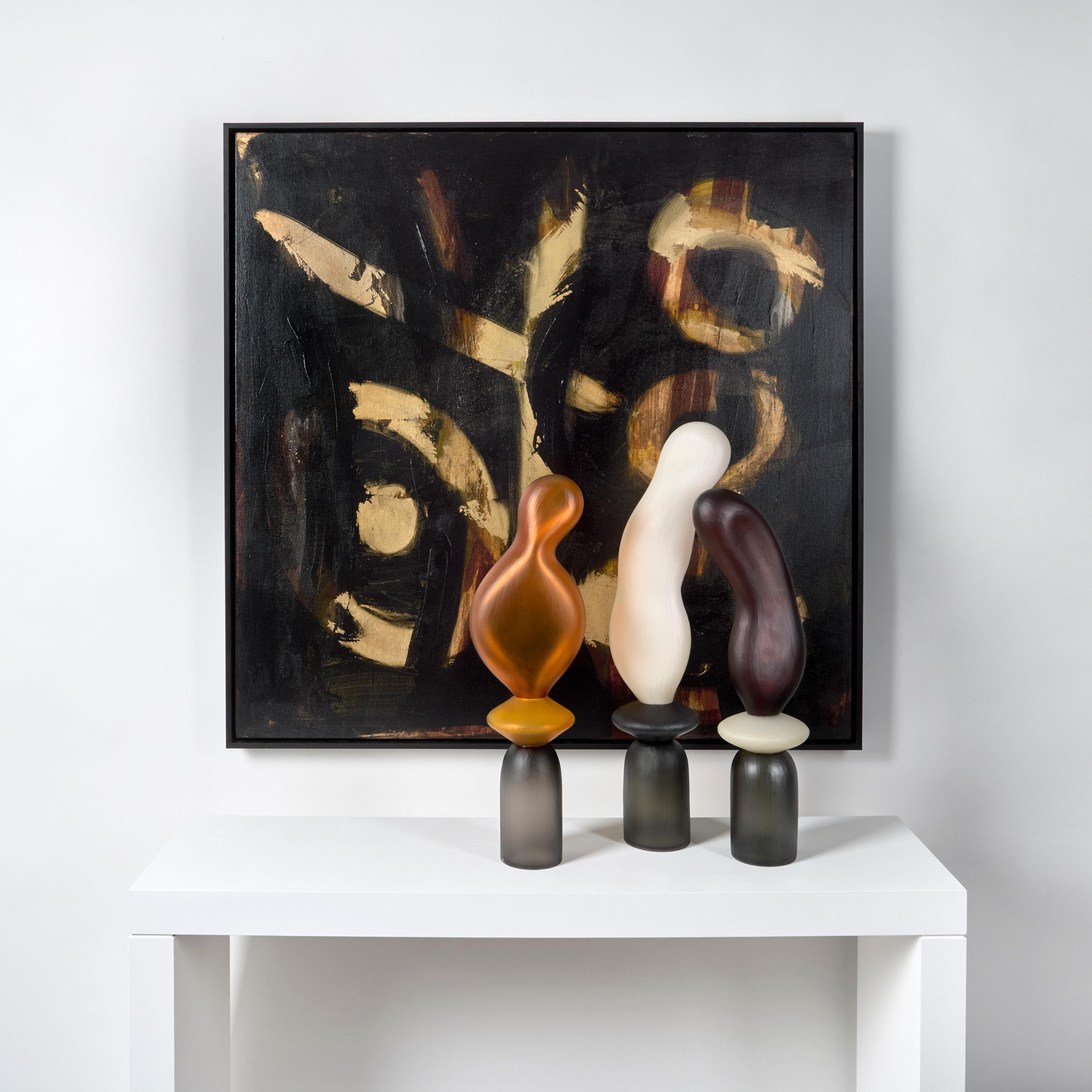 XXI secolo e contemporaneo Whiting Classes VII, scultura in vetro soffiato marrone, bianco e grigio di A.A. Moore in vendita