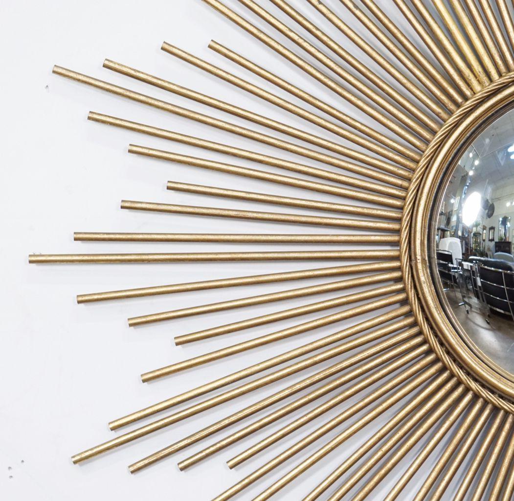 Miroir convexe Starburst ou Sunburst de Chaty Vallauris en métal doré (Dia 39 1/4) Bon état - En vente à Austin, TX