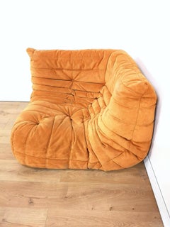 Chauffeuse d'angle Togo "peau de pêche" par Michel Ducaroy pour Ligne Roset