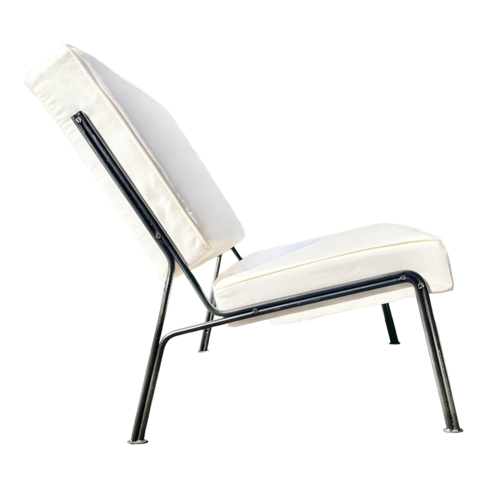 French 20th Century by ARP for Airborn G2 Lounge Chair  For Sale 2
