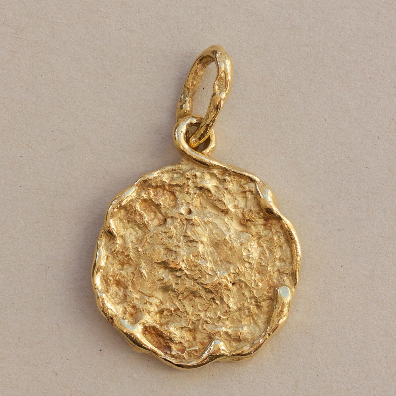 Chaumet 18 Carat White and Yellow Gold Cancer Zodiac Pendant In Excellent Condition In Amsterdam, NL