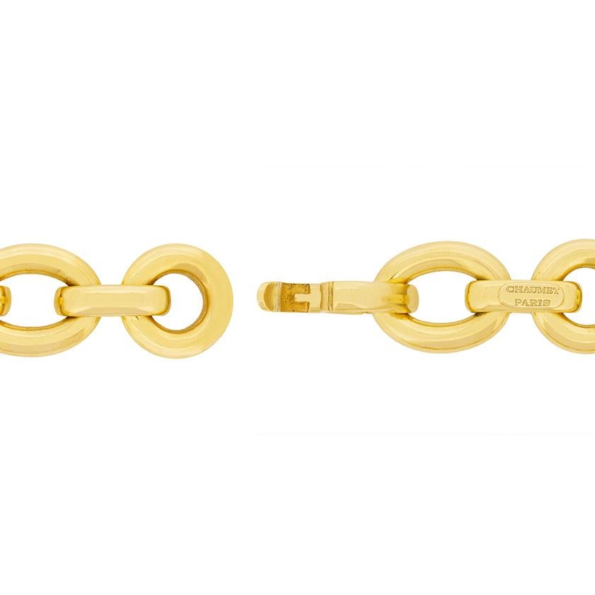 This beautiful set from the designer Chaumet is amde from 18 carat yellow gold. It is a chain necklace and bracelet with a total weight of 137 grams. The necklace weighs 87.4 grams and the bracelet 49.6 grams.
Metal: 18ct Yellow Gold
Age: 1990s