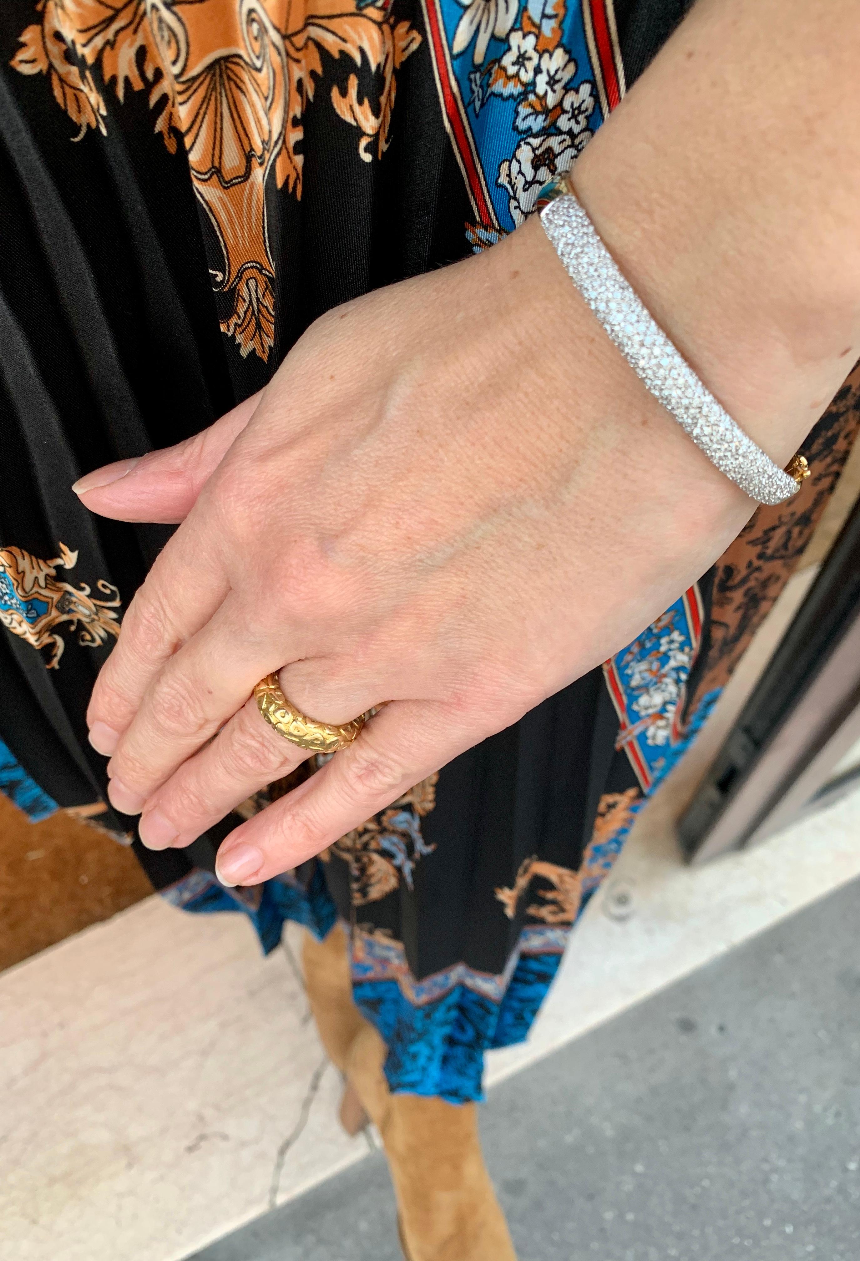 Women's or Men's Chaumet 18 Carat Yellow Gold Bangle Ring