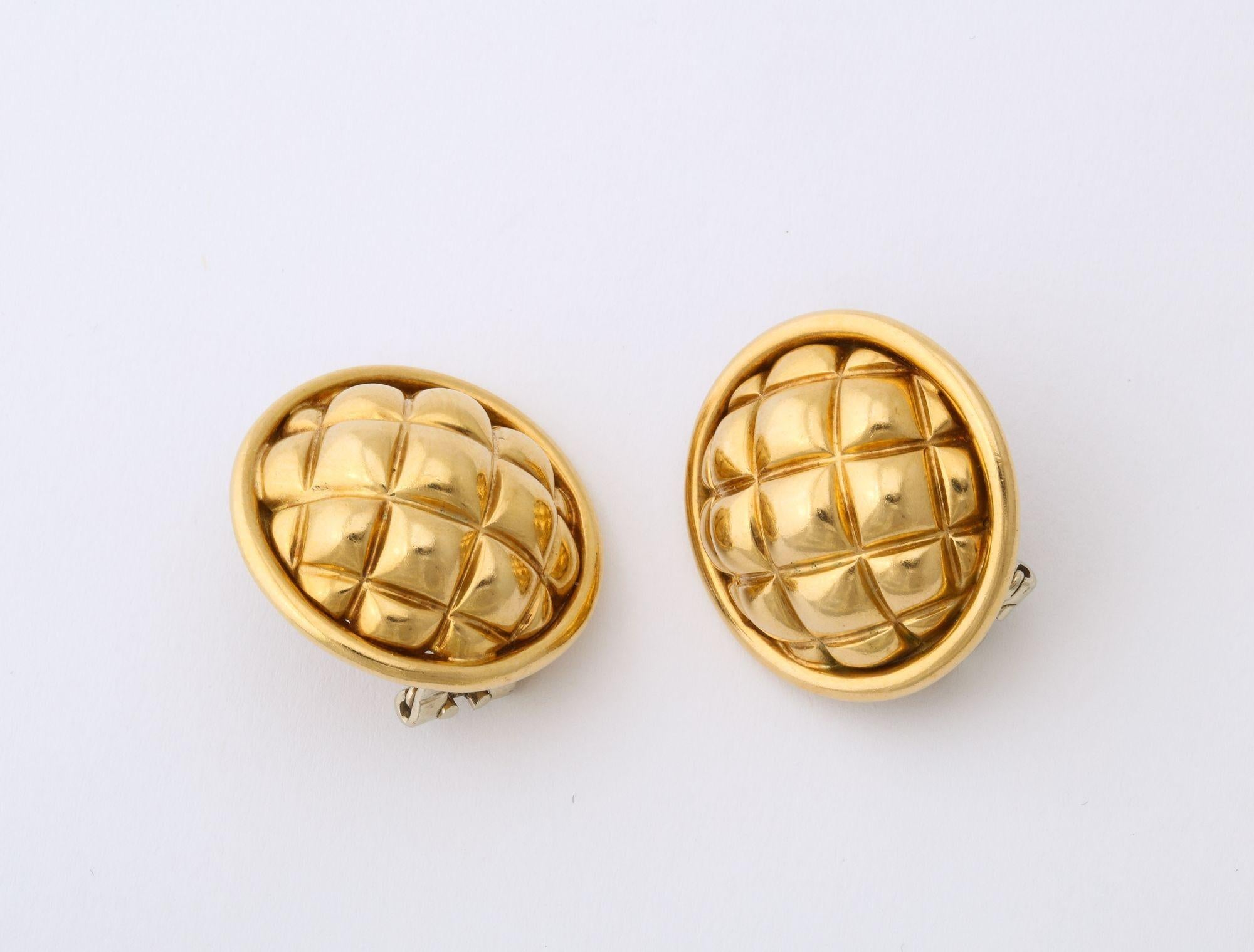 Retro Chaumet 18 K Quilted Clip Earrings