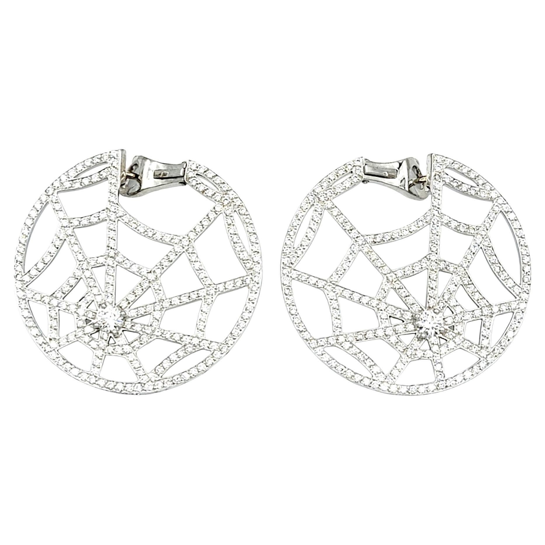 Boucles d'oreilles disque toile d'araignée ouverte en or blanc 18 carats avec diamants  Pour femmes en vente