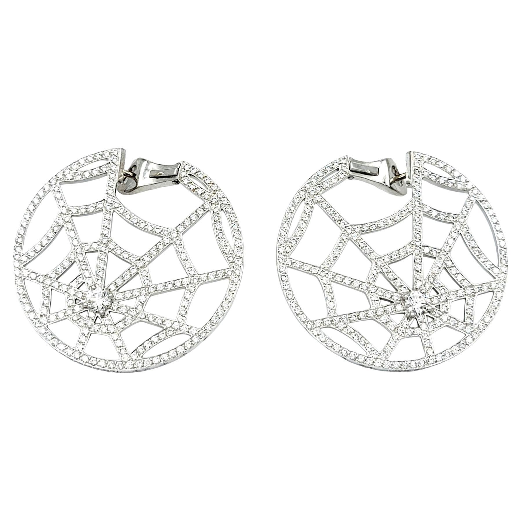 Boucles d'oreilles disque toile d'araignée ouverte en or blanc 18 carats avec diamants  en vente