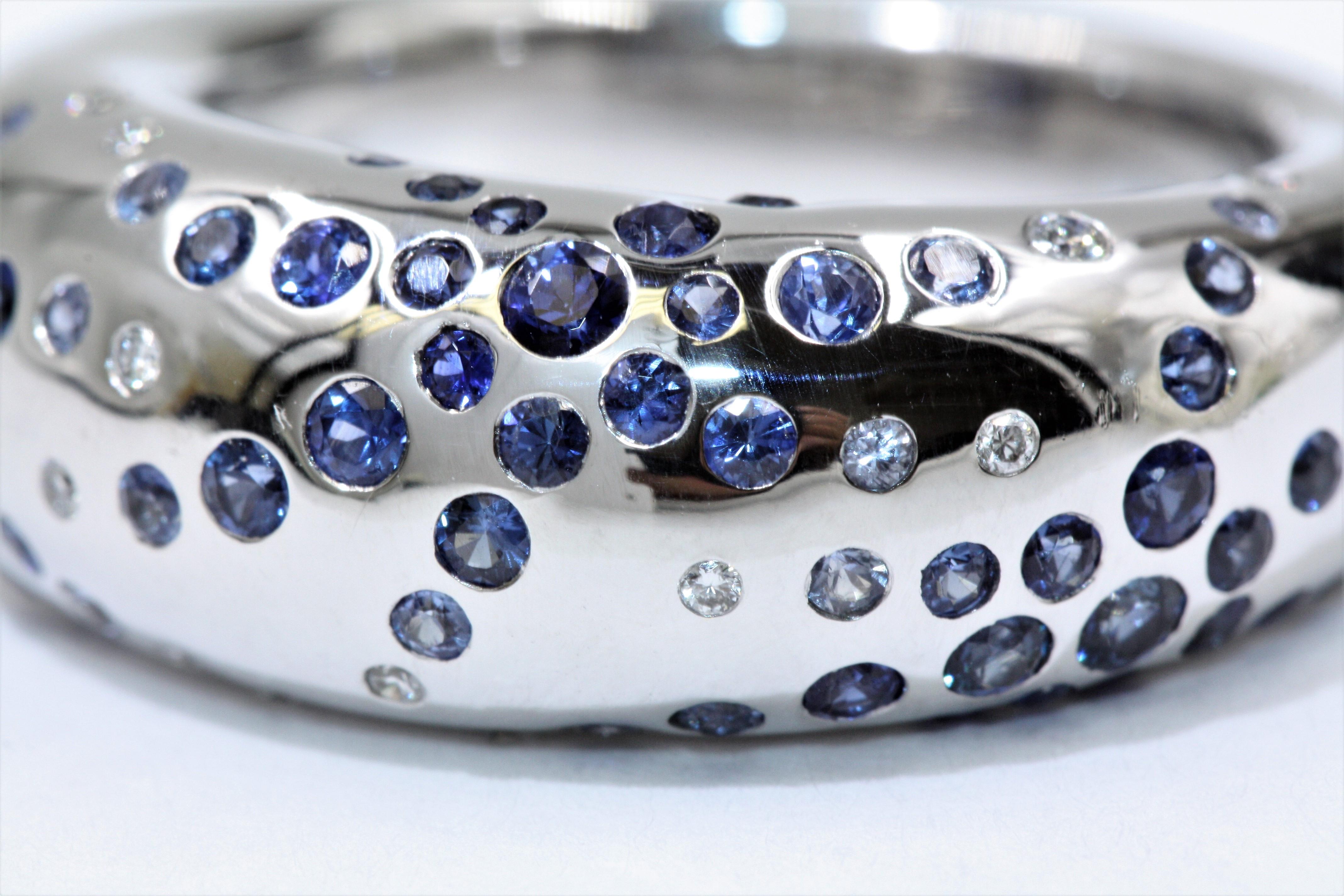 Chaumet 18 Karat White Gold Sapphire Blue Diamonds Ring In Excellent Condition For Sale In New York, NY