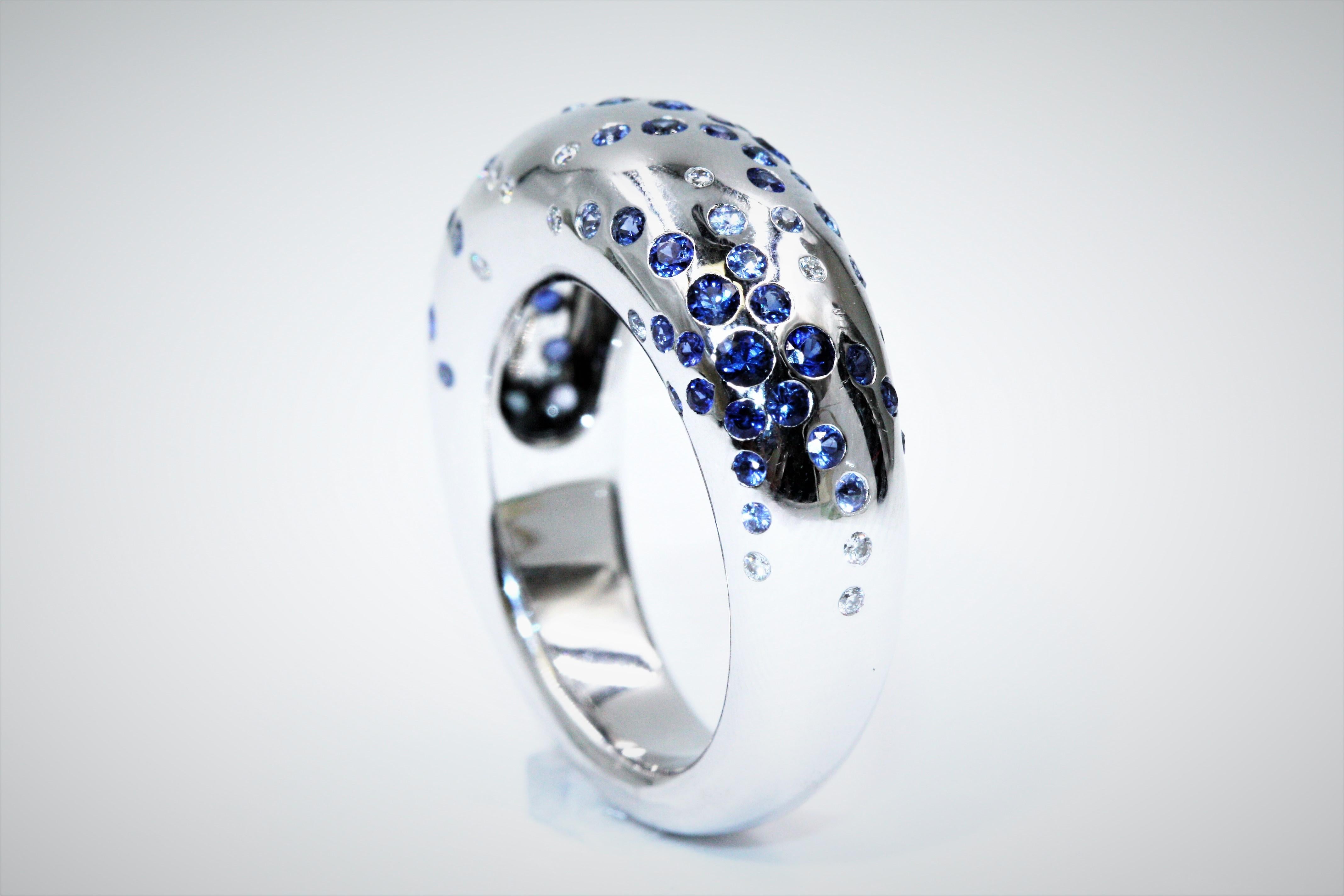 Chaumet 18 Karat White Gold Sapphire Blue Diamonds Ring For Sale 2