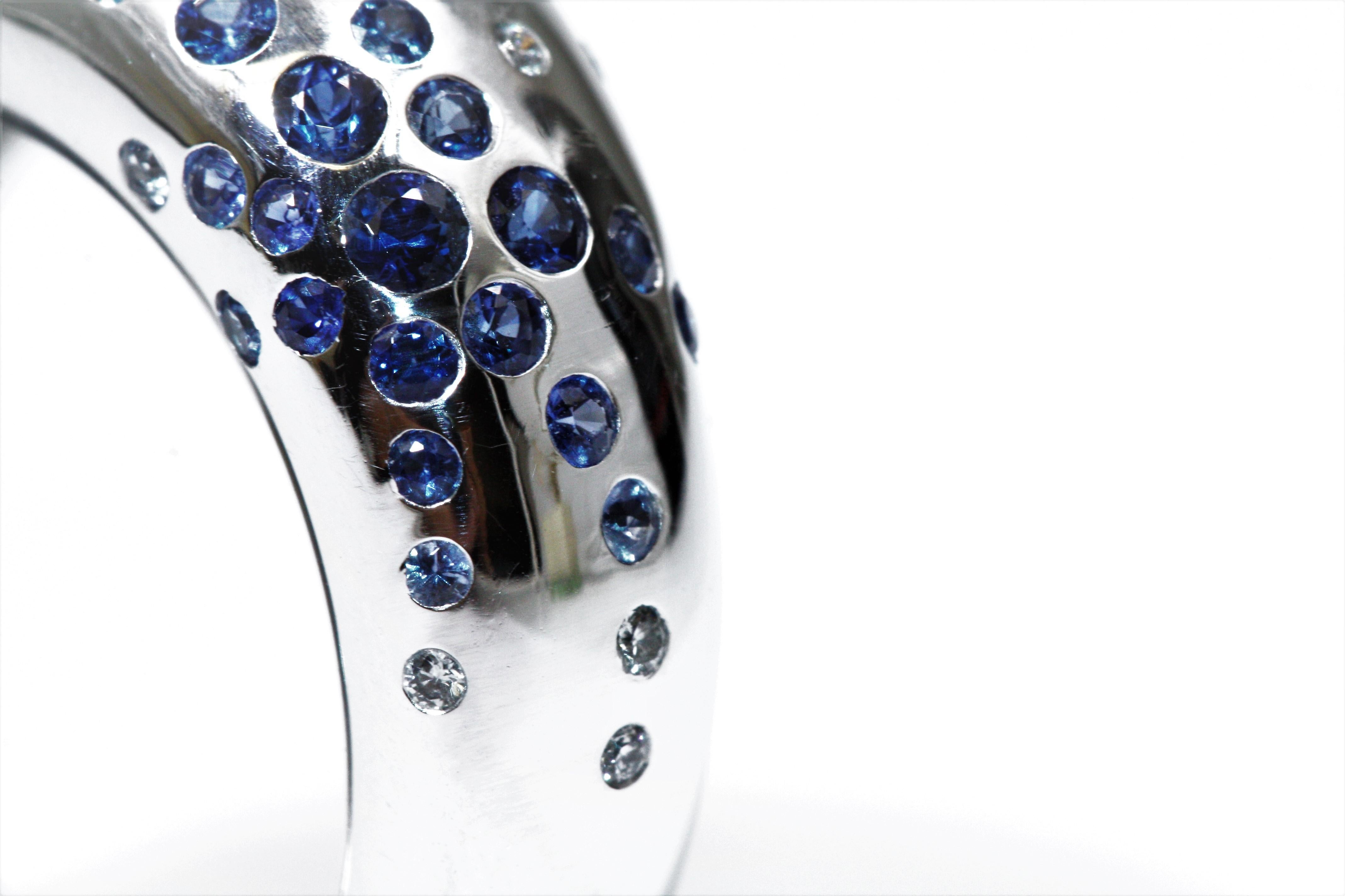 Chaumet 18 Karat White Gold Sapphire Blue Diamonds Ring For Sale 3