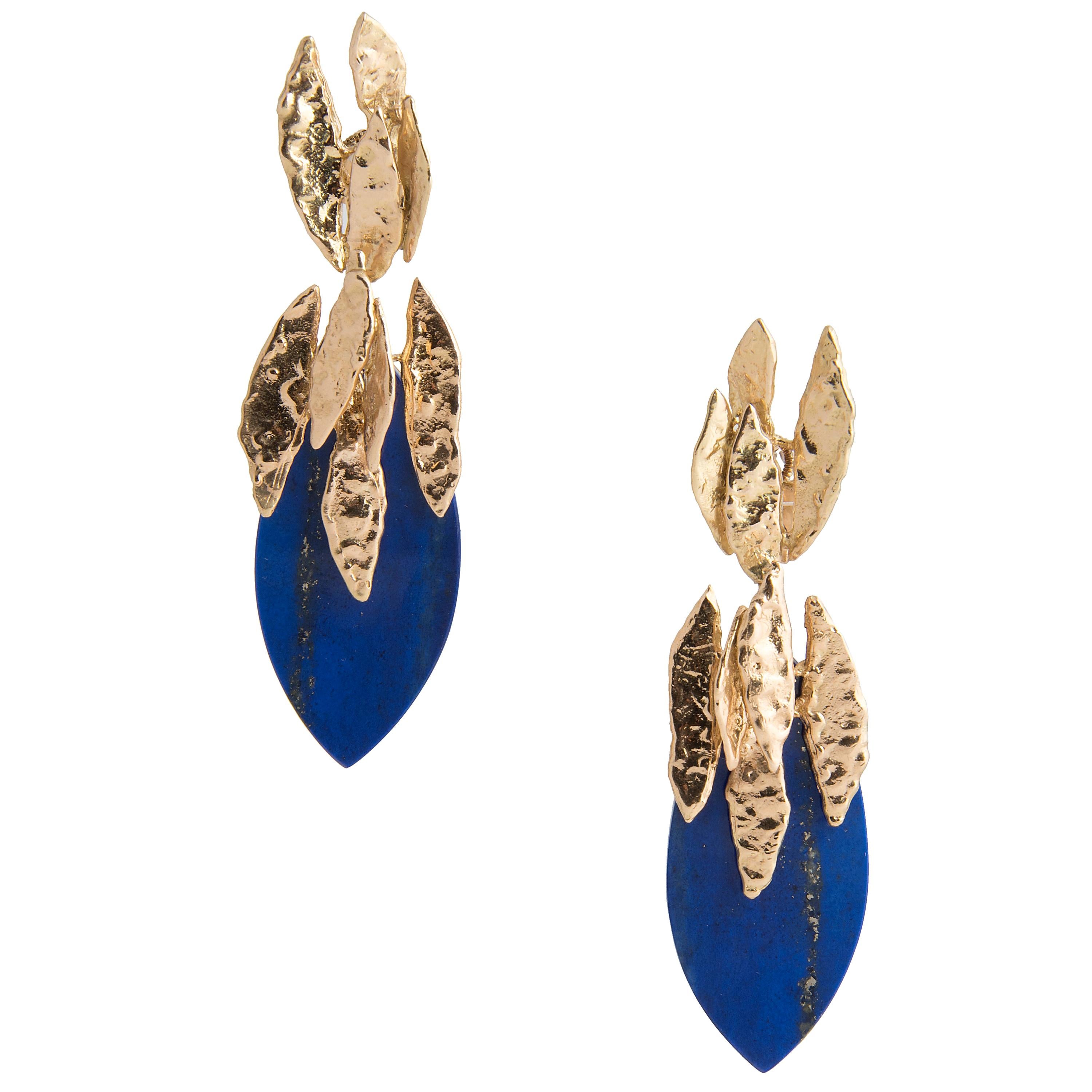 Chaumet 18 Karat Yellow Gold and Lapis Lazuli Drop Earrings For Sale