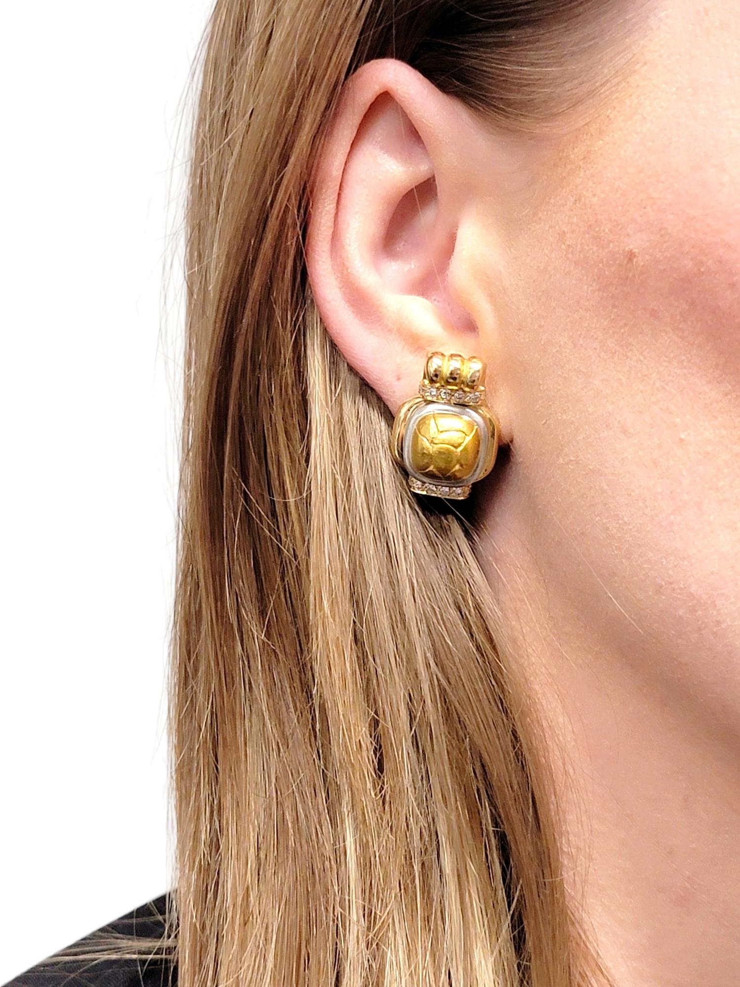 Chaumet Clous d'oreilles à clips en or jaune 18 carats de style pépite avec diamants  en vente 9