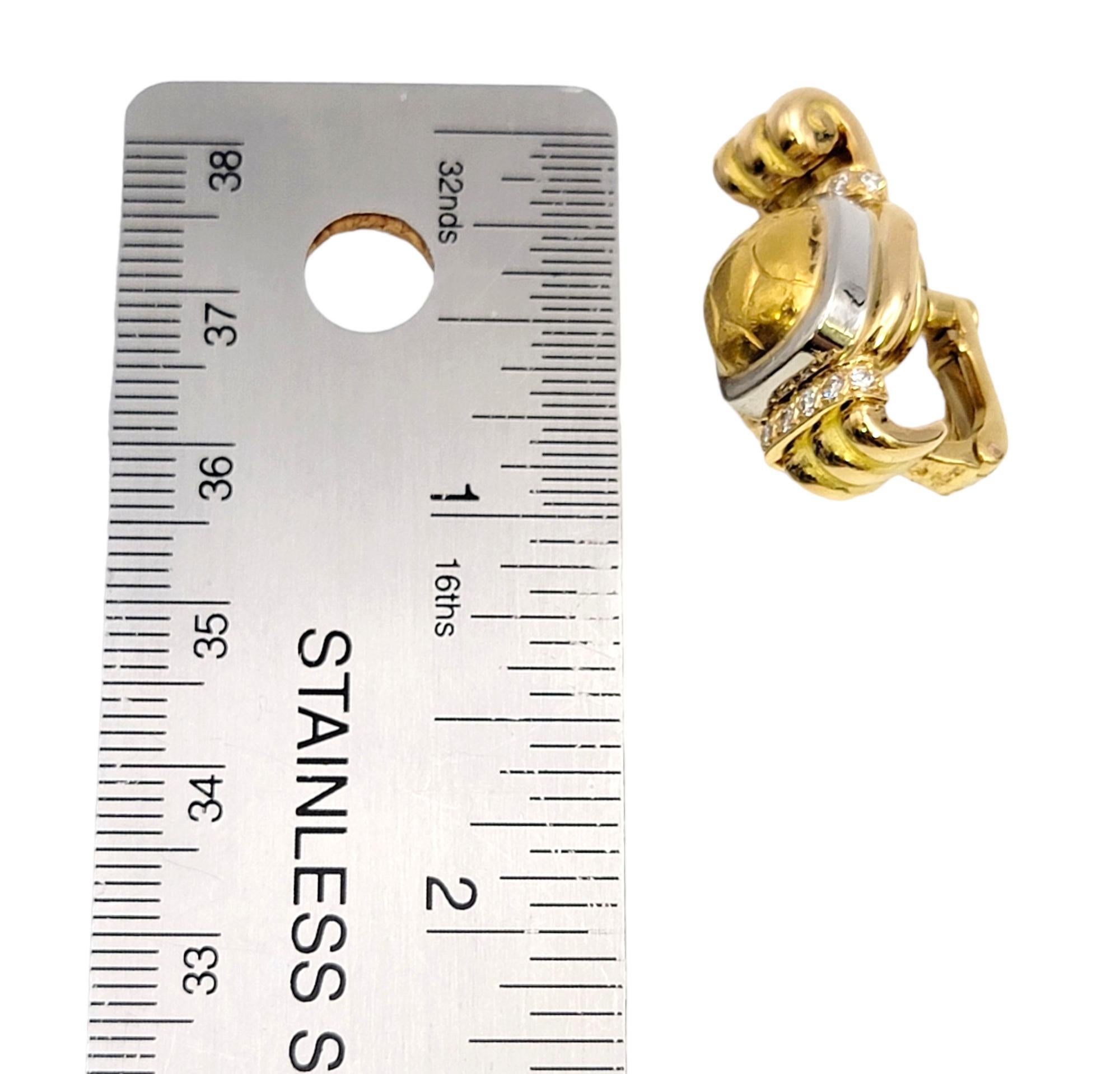 Chaumet Clous d'oreilles à clips en or jaune 18 carats de style pépite avec diamants  en vente 10