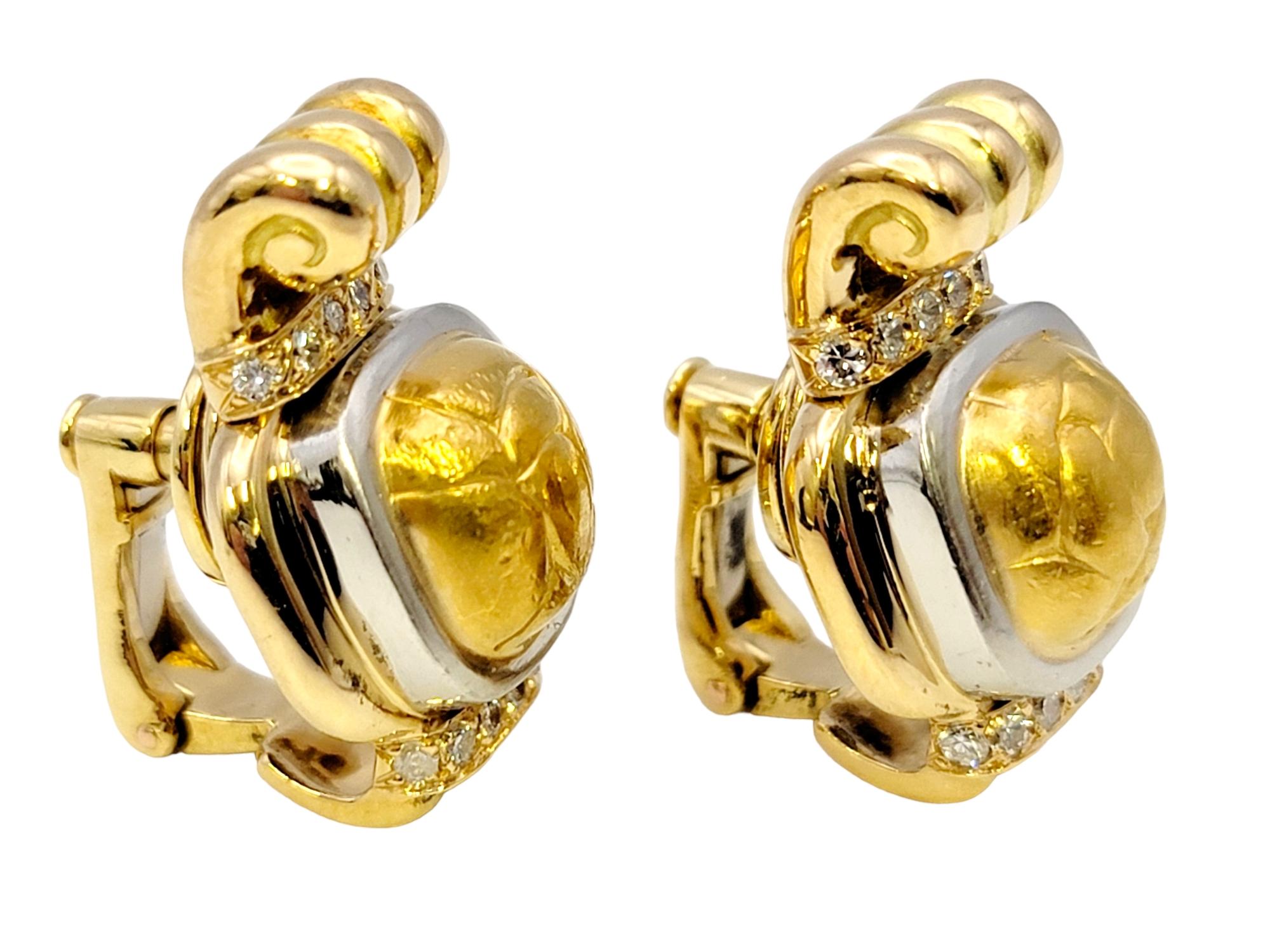 Contemporary Chaumet 18 Karat Yellow Gold Nugget Style Clip-On Stud Earrings with Diamonds For Sale