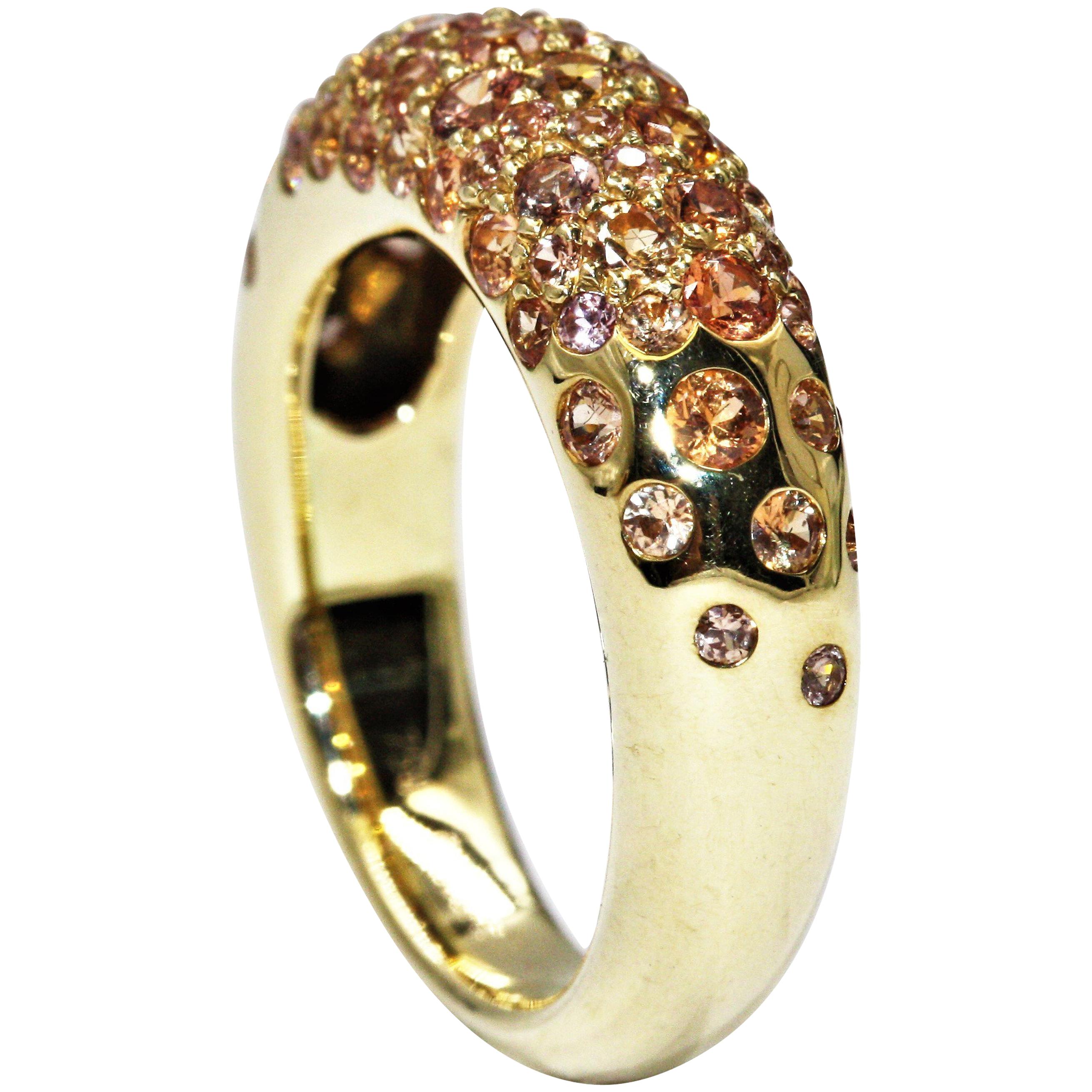 Chaumet 18 Karat Yellow Gold Sapphire 2.00 Carat Ring For Sale