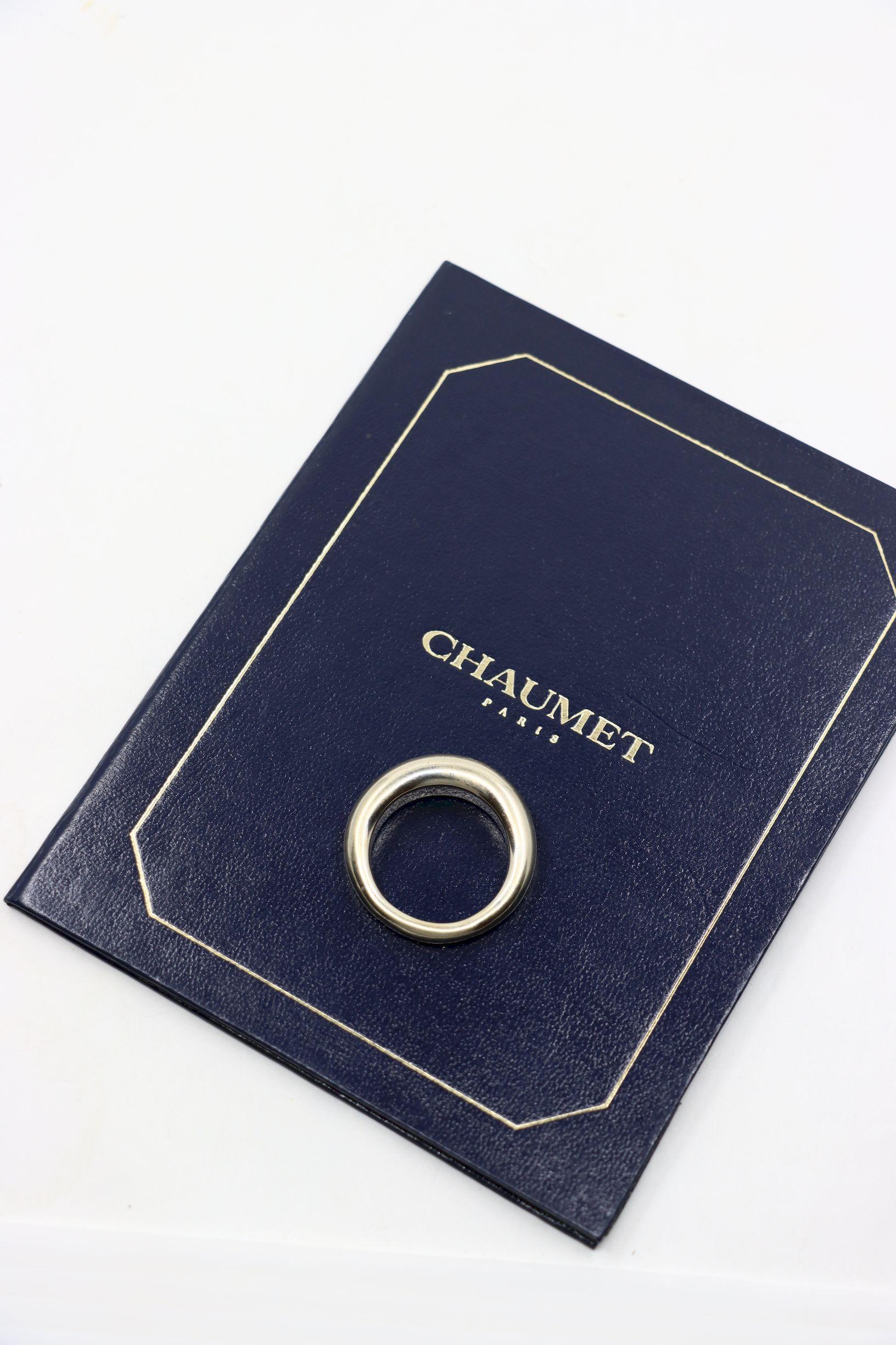 Chaumet 18K White Gold Ring In Good Condition For Sale In Flushing, NY