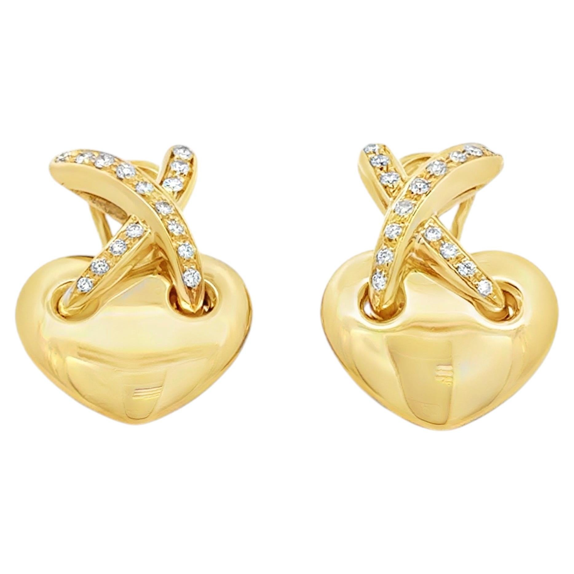 Orecchini a clip Chaumet in oro giallo 18 carati con diamanti taglio brillante rotondo da 0,60 carati in totale a forma di cuore