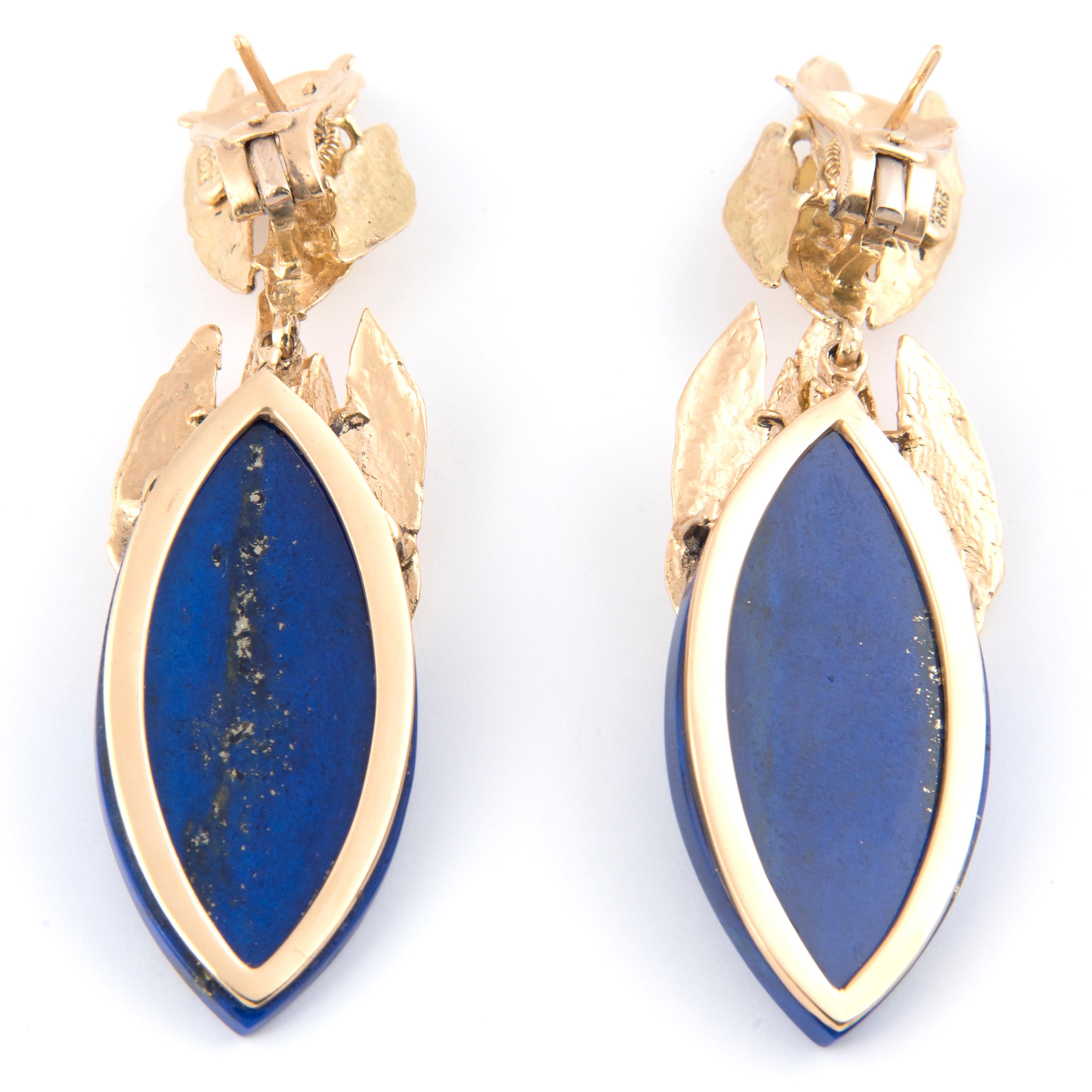 Chaumet 18 Karat Yellow Gold and Lapis Lazuli Drop Earrings In Good Condition For Sale In London, GB