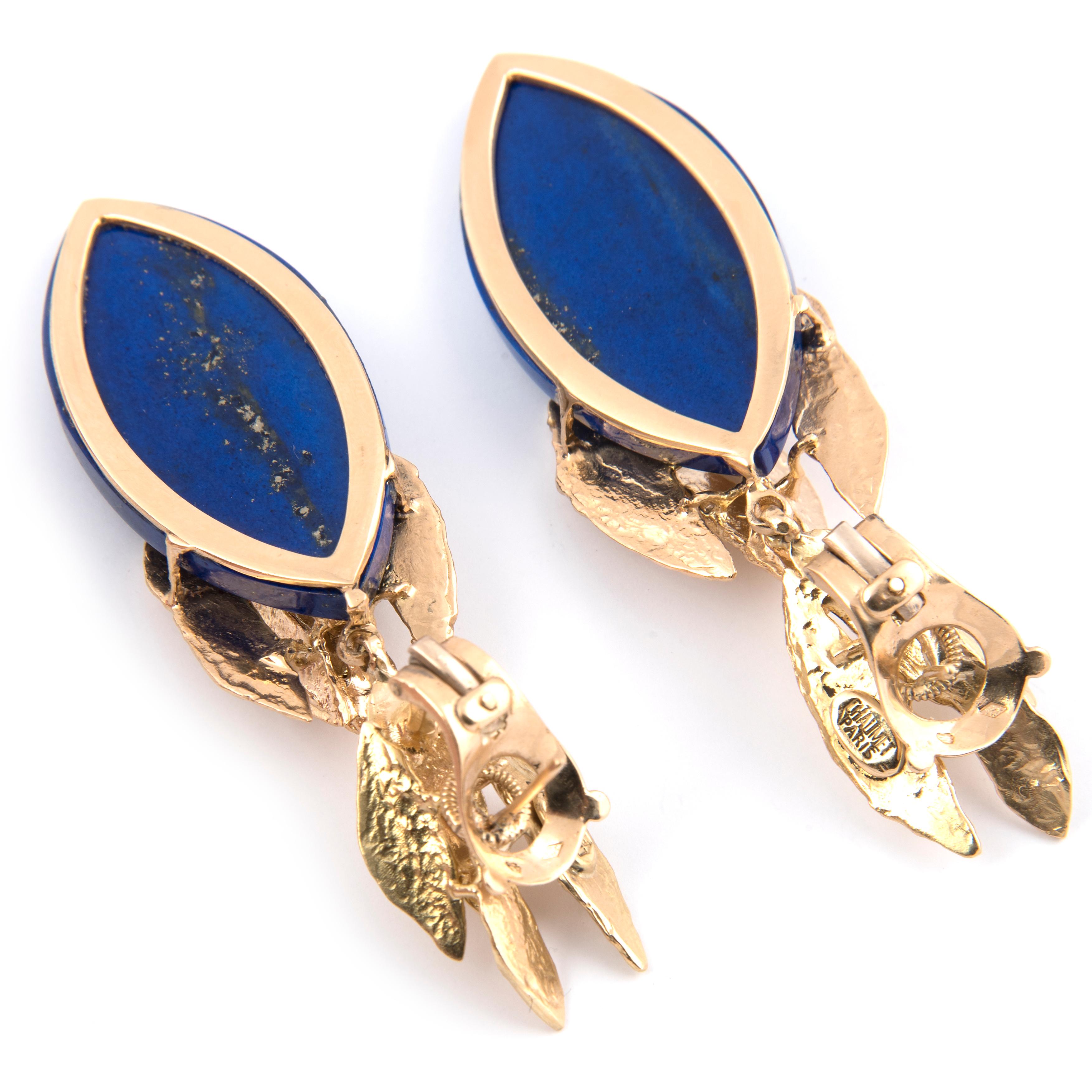 Women's Chaumet 18 Karat Yellow Gold and Lapis Lazuli Drop Earrings For Sale