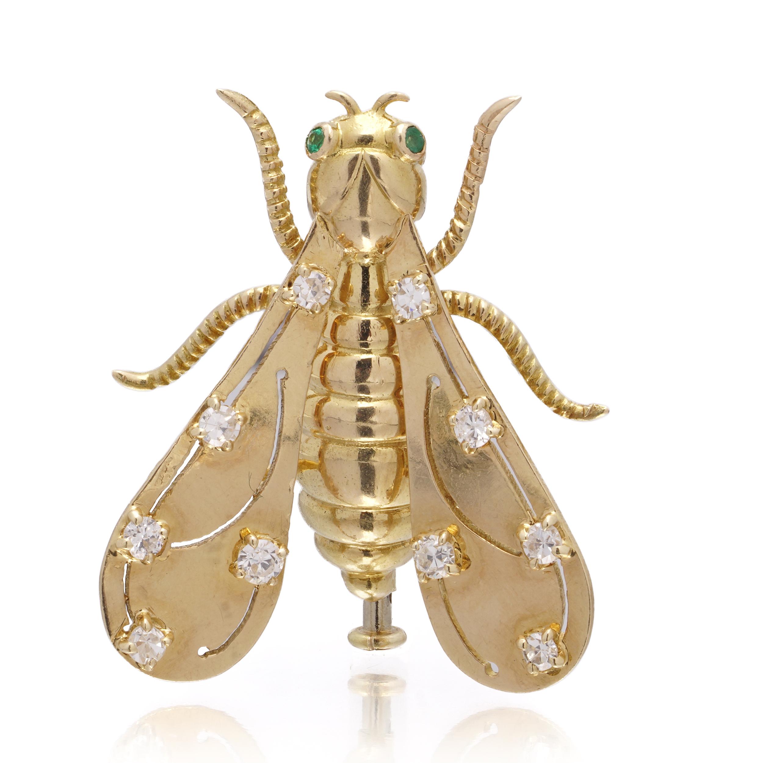 Chaumet 18kt Gold Insect Brooch with Diamonds and Emerald Eyes In Good Condition For Sale In Braintree, GB