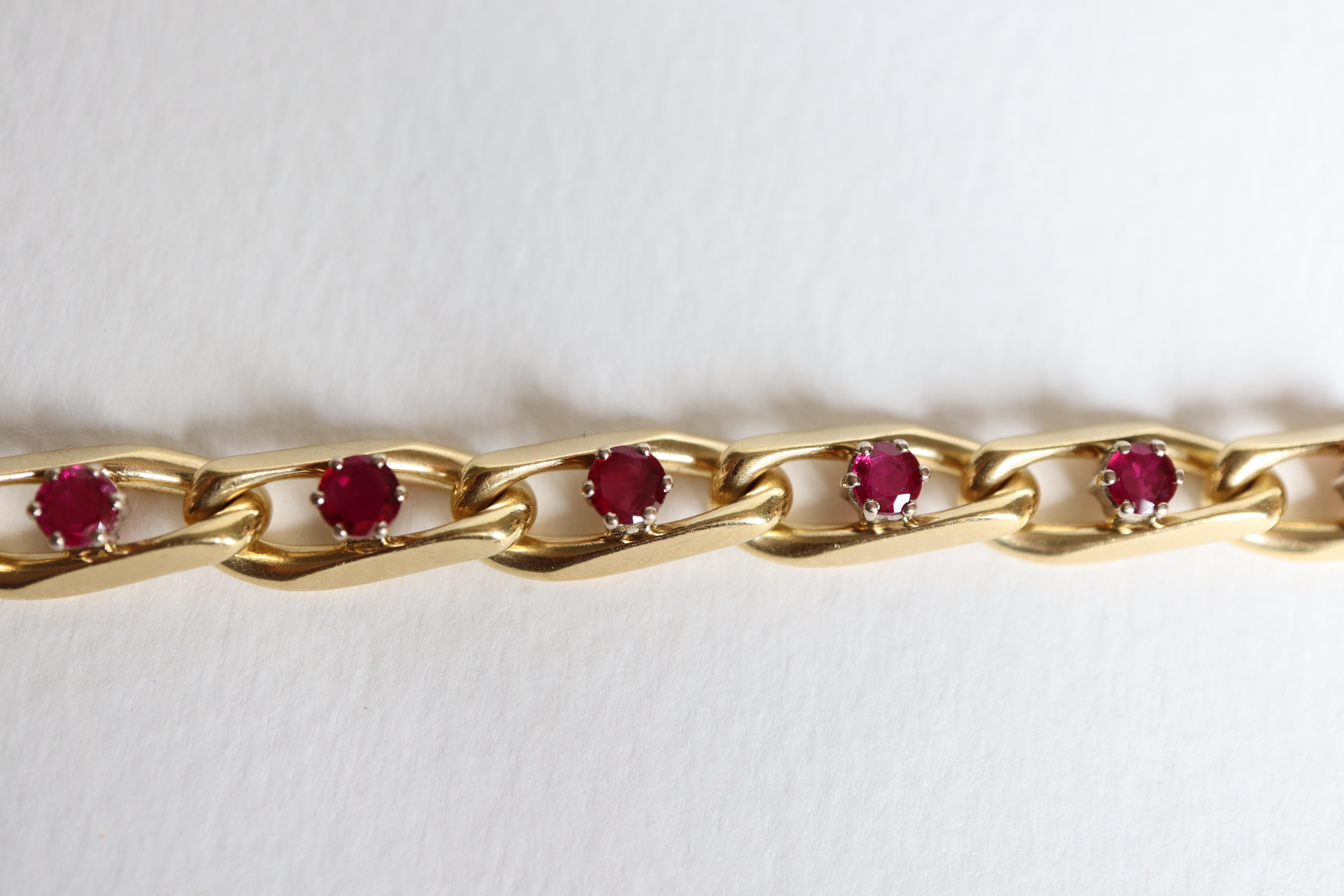 Chaumet Bracelet en or jaune 18 carats et rubis Bon état - En vente à Paris, FR