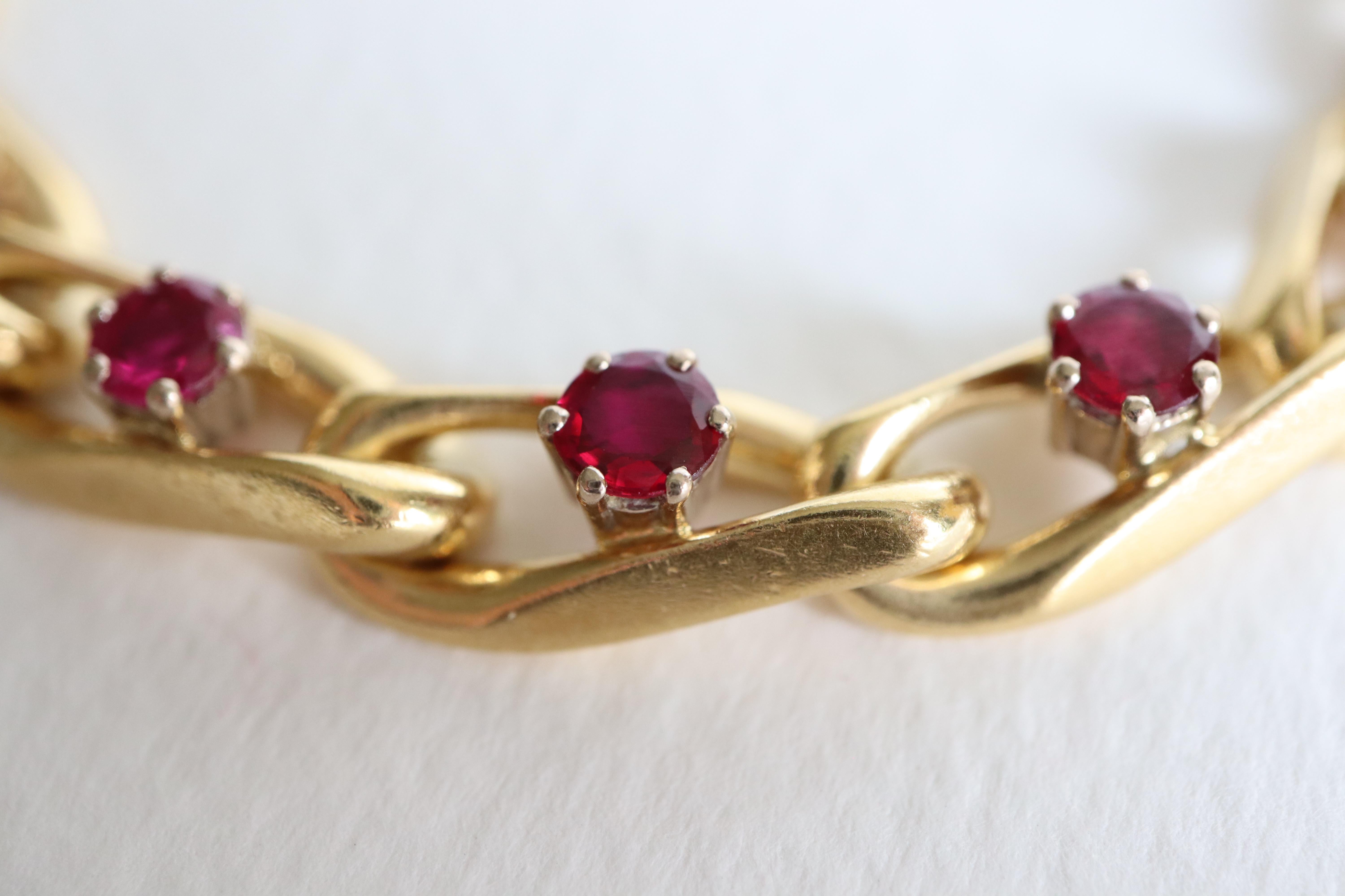 Chaumet 18 Karat Yellow Gold and Ruby Bracelet In Good Condition For Sale In Paris, FR
