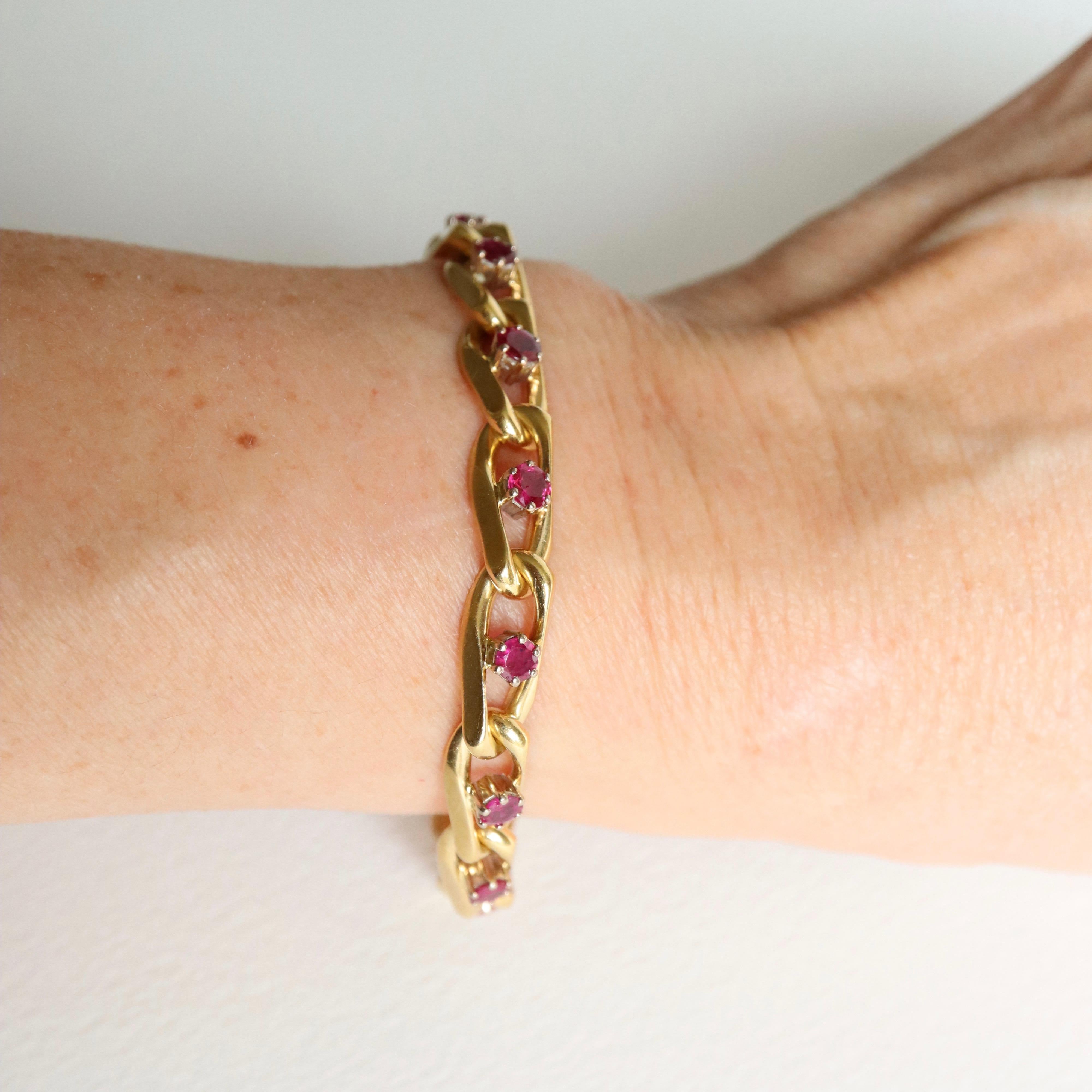 Chaumet 18 Karat Yellow Gold and Ruby Bracelet For Sale 1