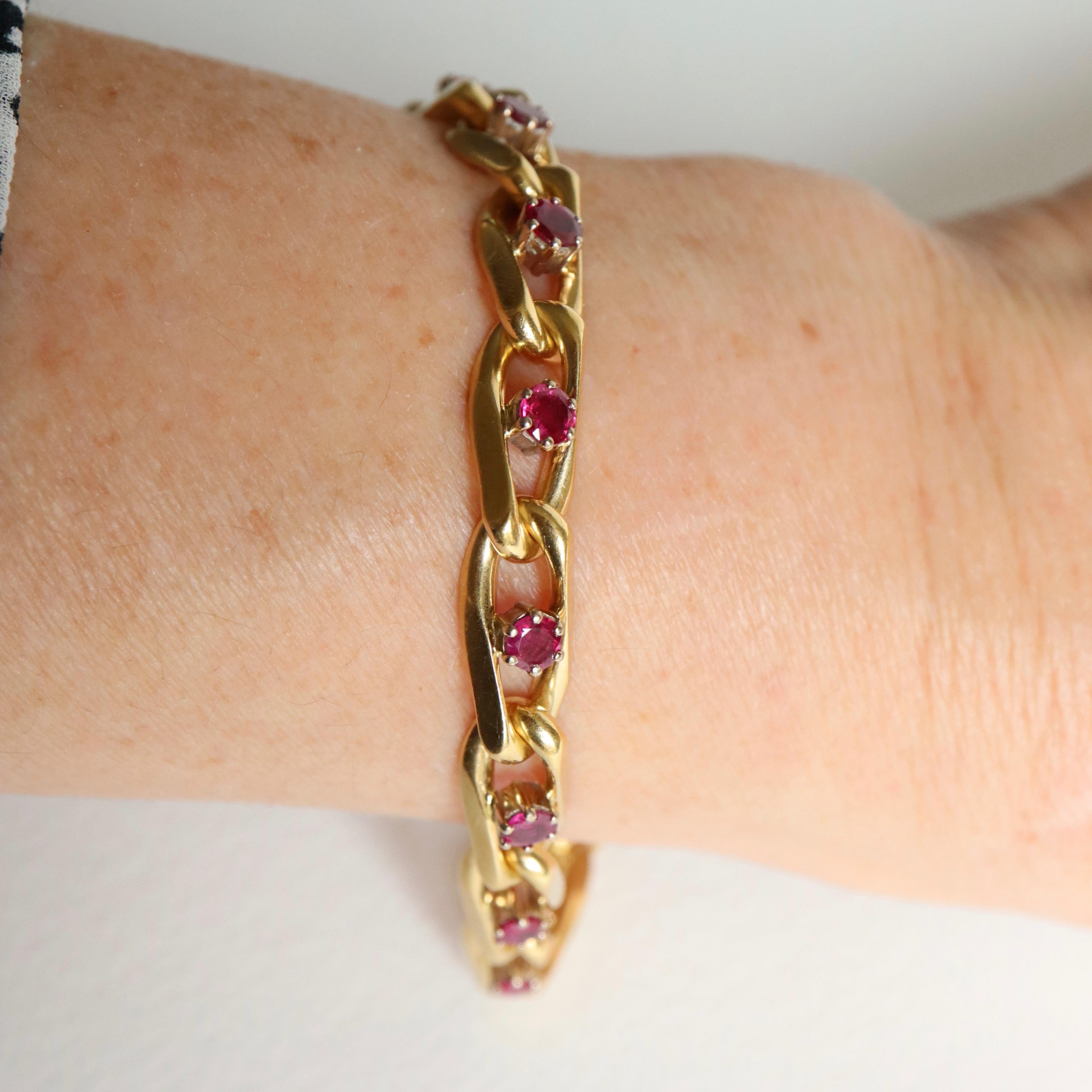 Chaumet 18 Karat Yellow Gold and Ruby Bracelet For Sale 2