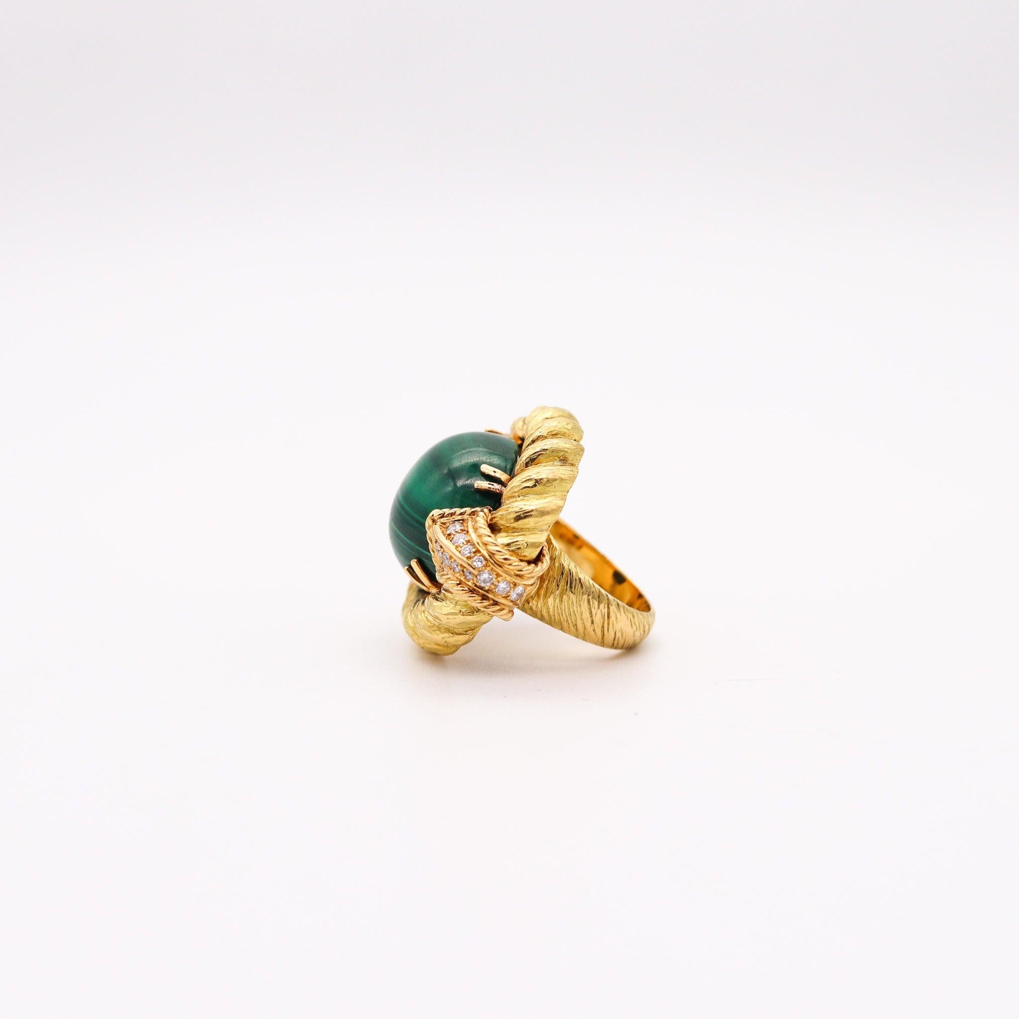 CHAUMET 1970 Paris Cocktail-Ring aus 18 Karat mit 15,70 Karat Diamanten und Malachit (Cabochon) im Angebot