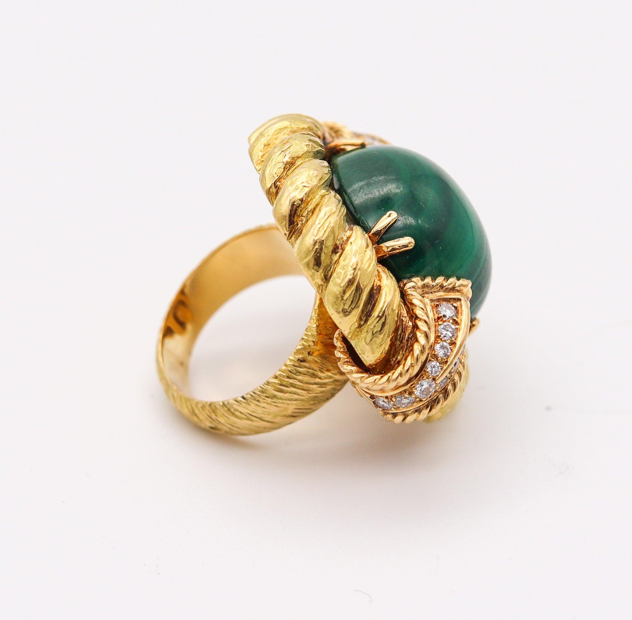 CHAUMET 1970 Paris Cocktail-Ring aus 18 Karat mit 15,70 Karat Diamanten und Malachit im Zustand „Hervorragend“ im Angebot in Miami, FL